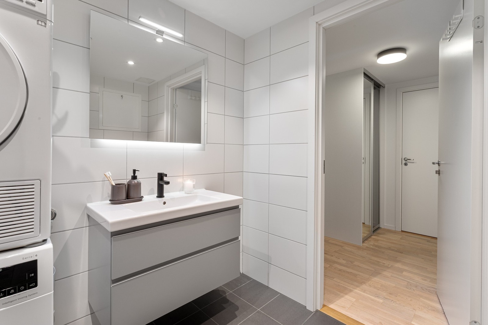 Bdet har opplegg for vaskemaskin. Galleribilde