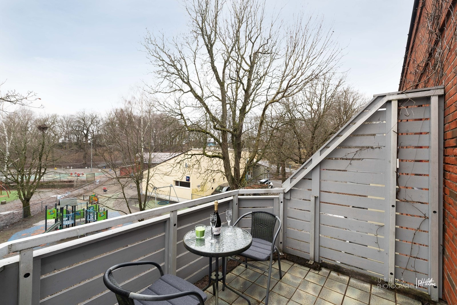 Balkongen vender mot Bjølsen skole Galleribilde