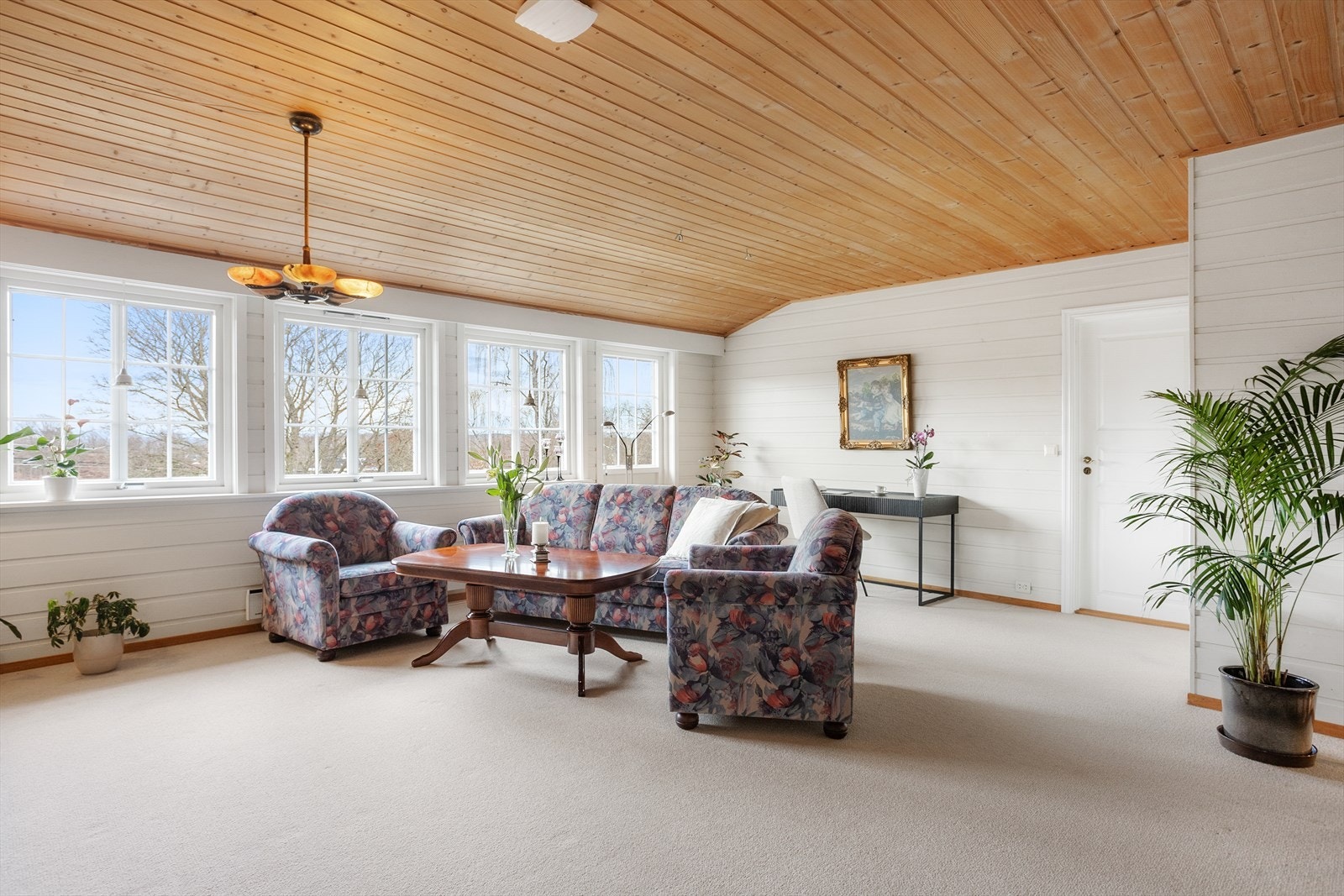 Her er god plass til både avslapning og sosiale sammenkomster. Galleribilde