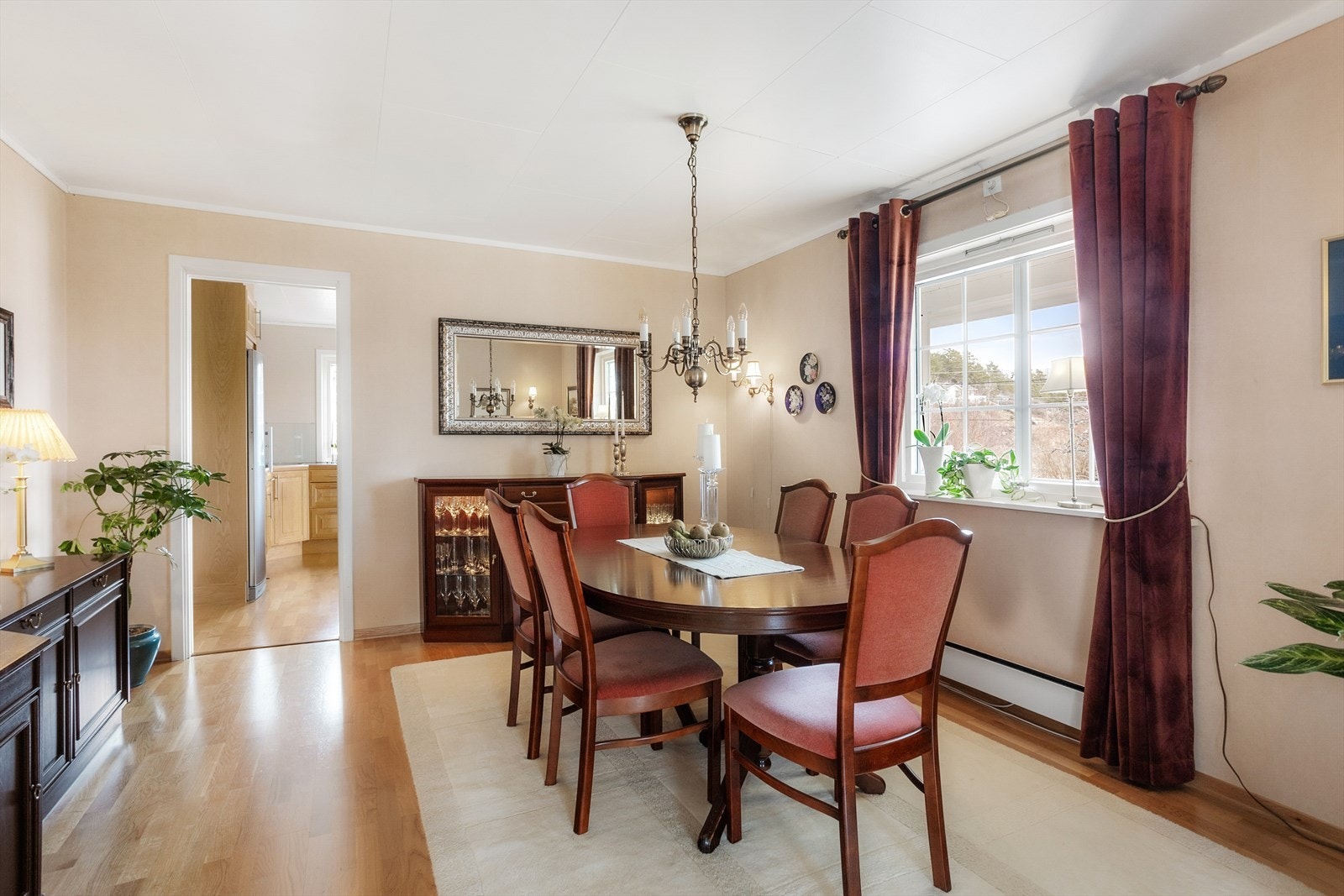 Perfekt for hyggelige middager med familie og gjester. Galleribilde