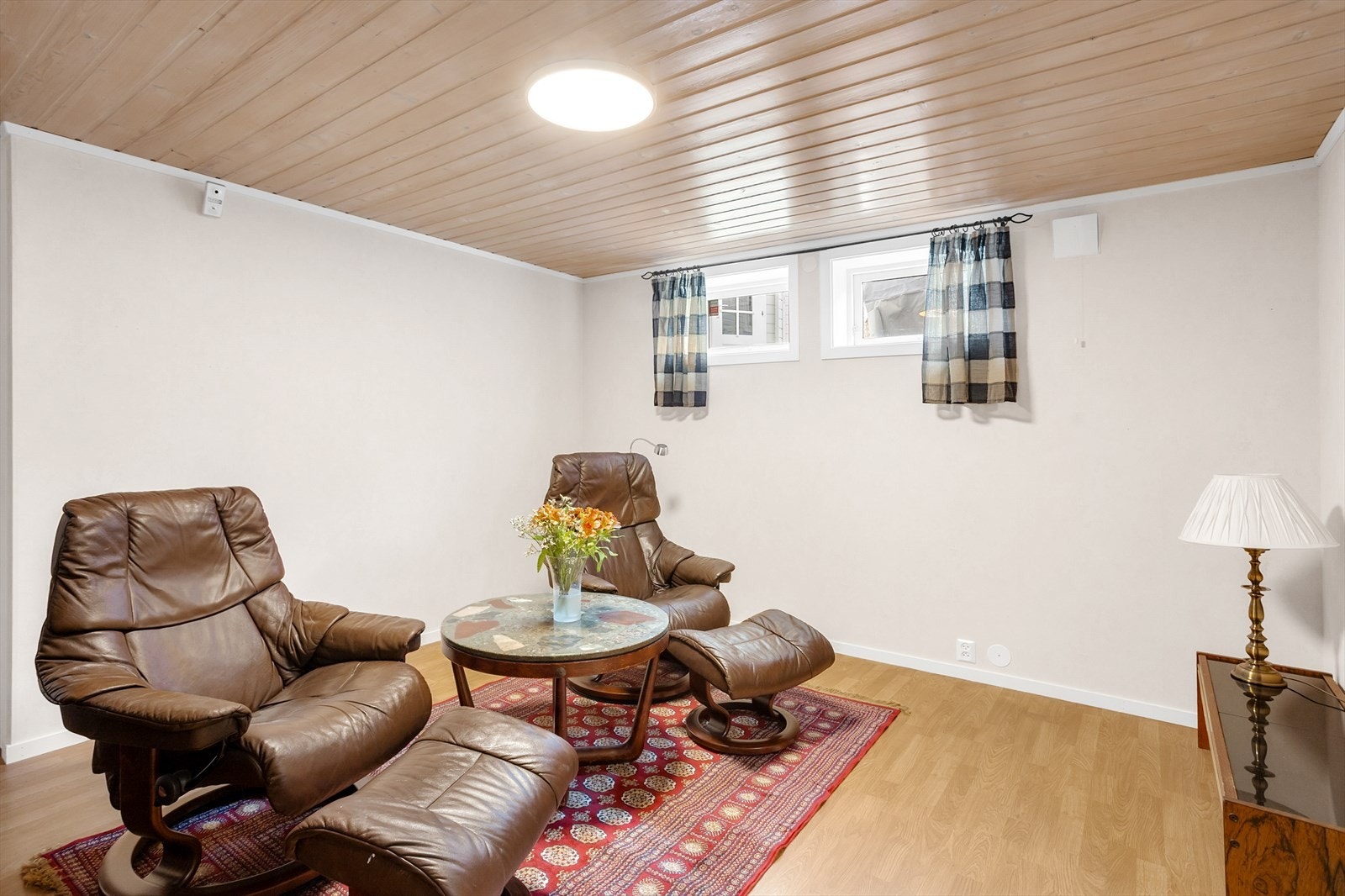 Kjellerstue. Galleribilde