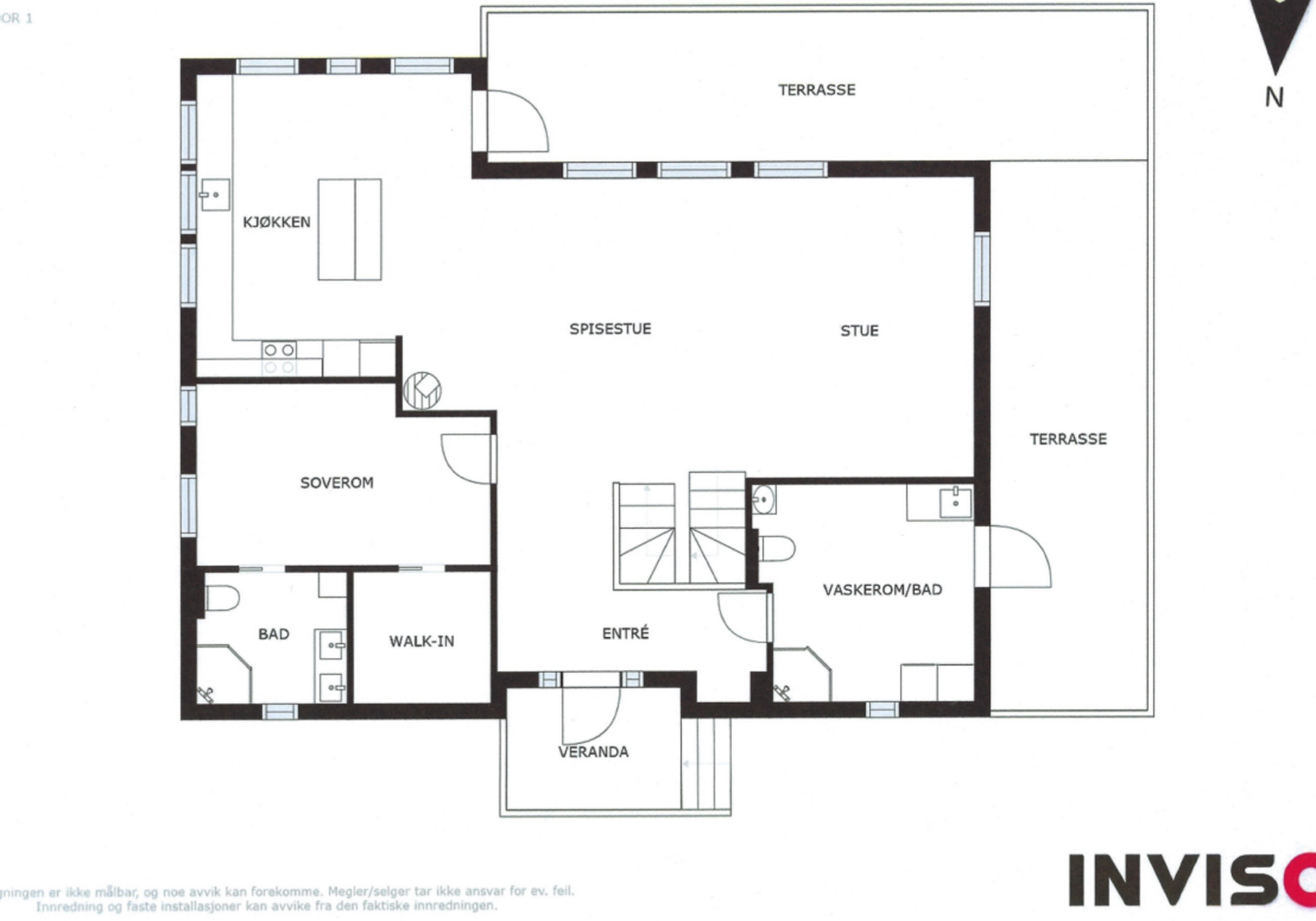 Det gjøres oppmerksom på at plattingen går videre fra inngangen til veranda på baksiden av huset. Dette fremkommer ikke på plantegningen. Galleribilde
