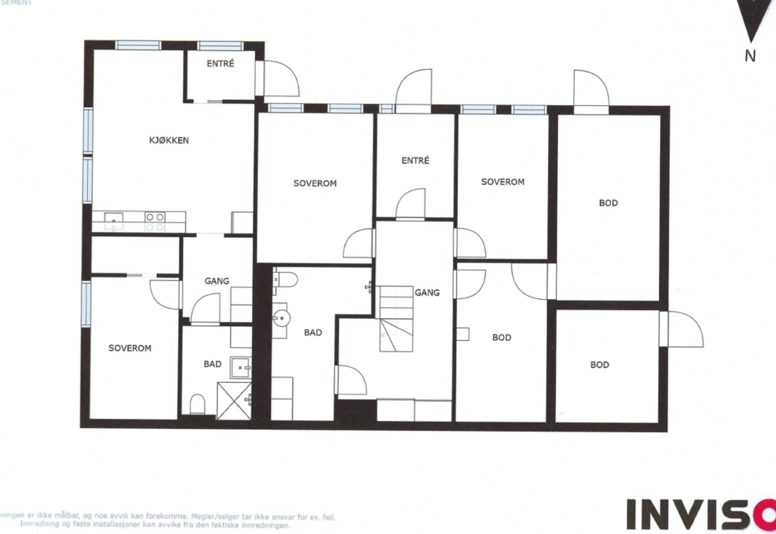Plantegning. Det gjøres oppmerksom på at det er vindu i bod med inngang fremside hus, som ikke fremkommer i plantegningen. Galleribilde