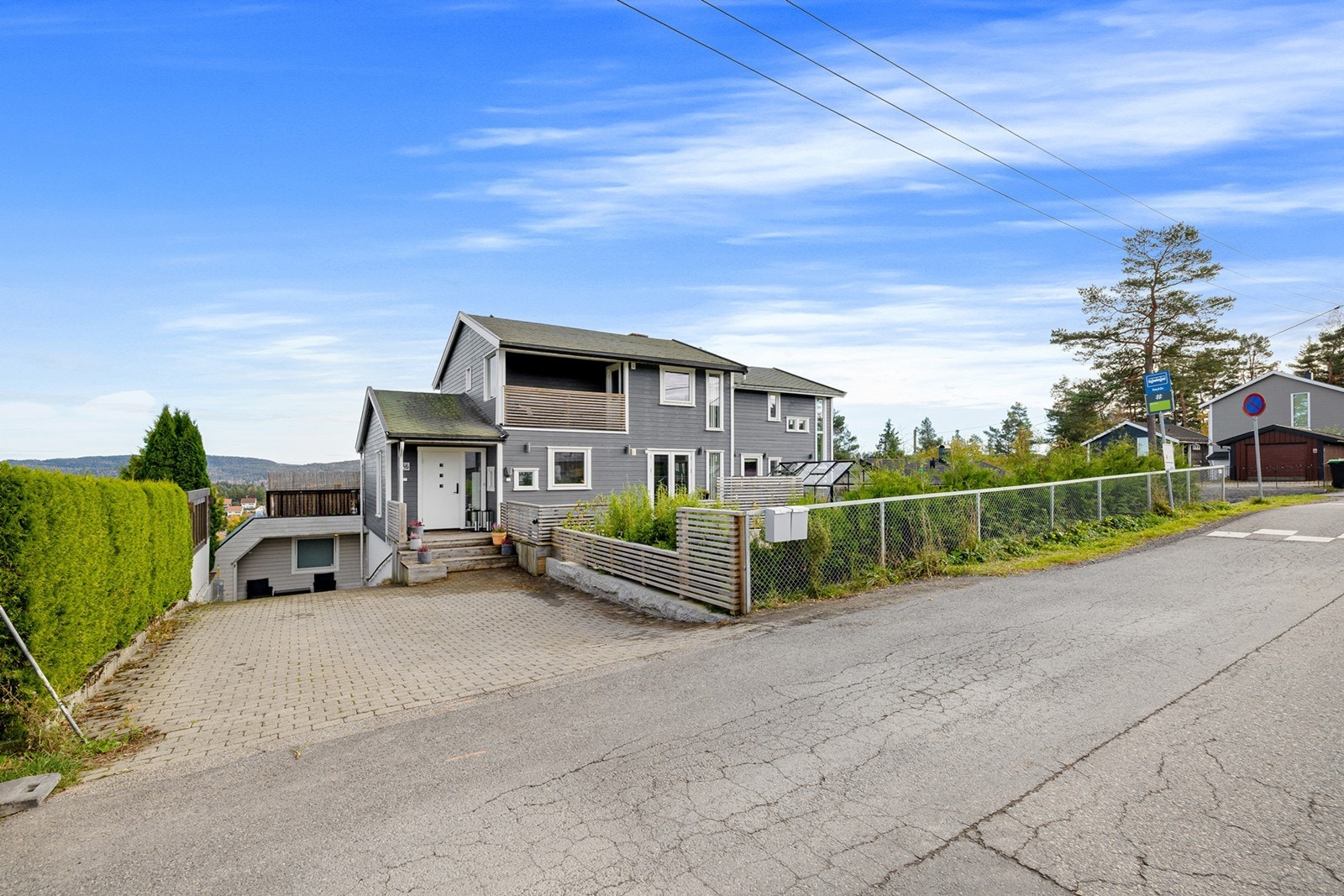 Stian Berglund v/ Notar Romerike har gleden av å presentere Østaveien 56. Galleribilde