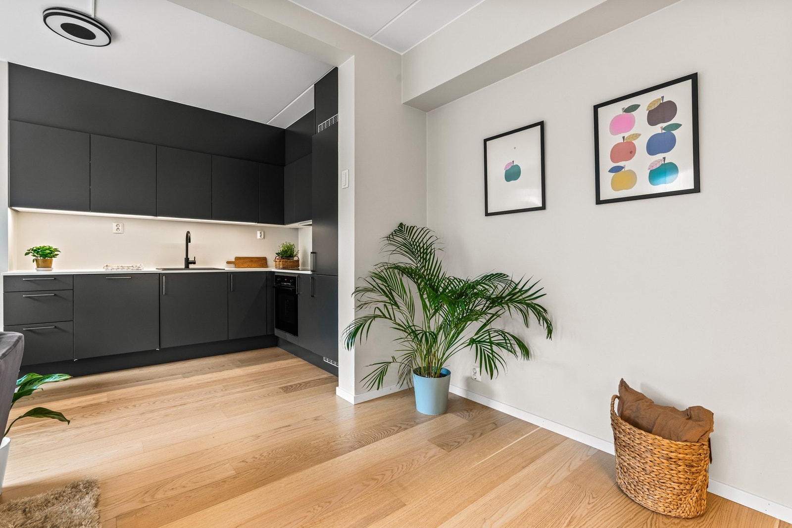 Mulig å plassere spisebord i stuen også - ev. ved anledninger. Galleribilde