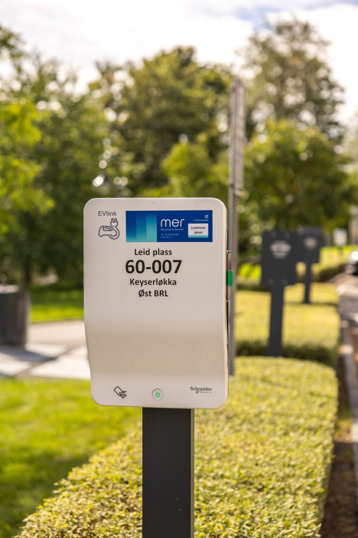 Brl har 107 parkeringsplasser etter venteliste. Plassene er klargjort for lading av elbil. Galleribilde