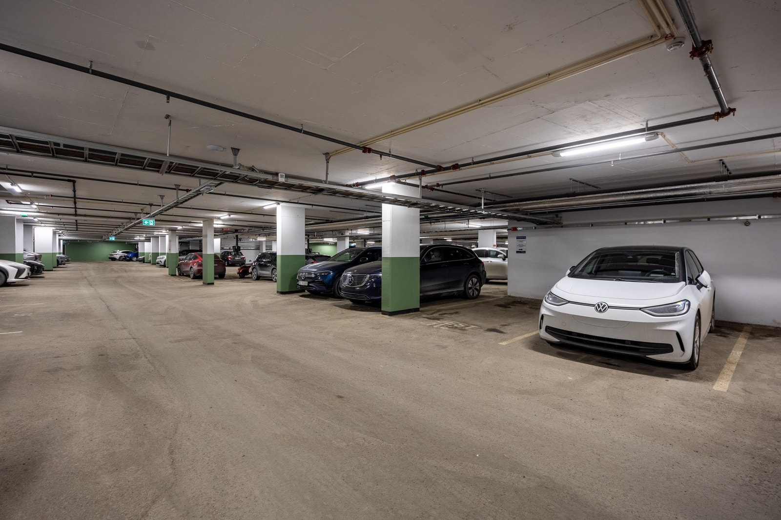 Garasjeanlegget har mange gjesteplasser, registeres via app. Galleribilde