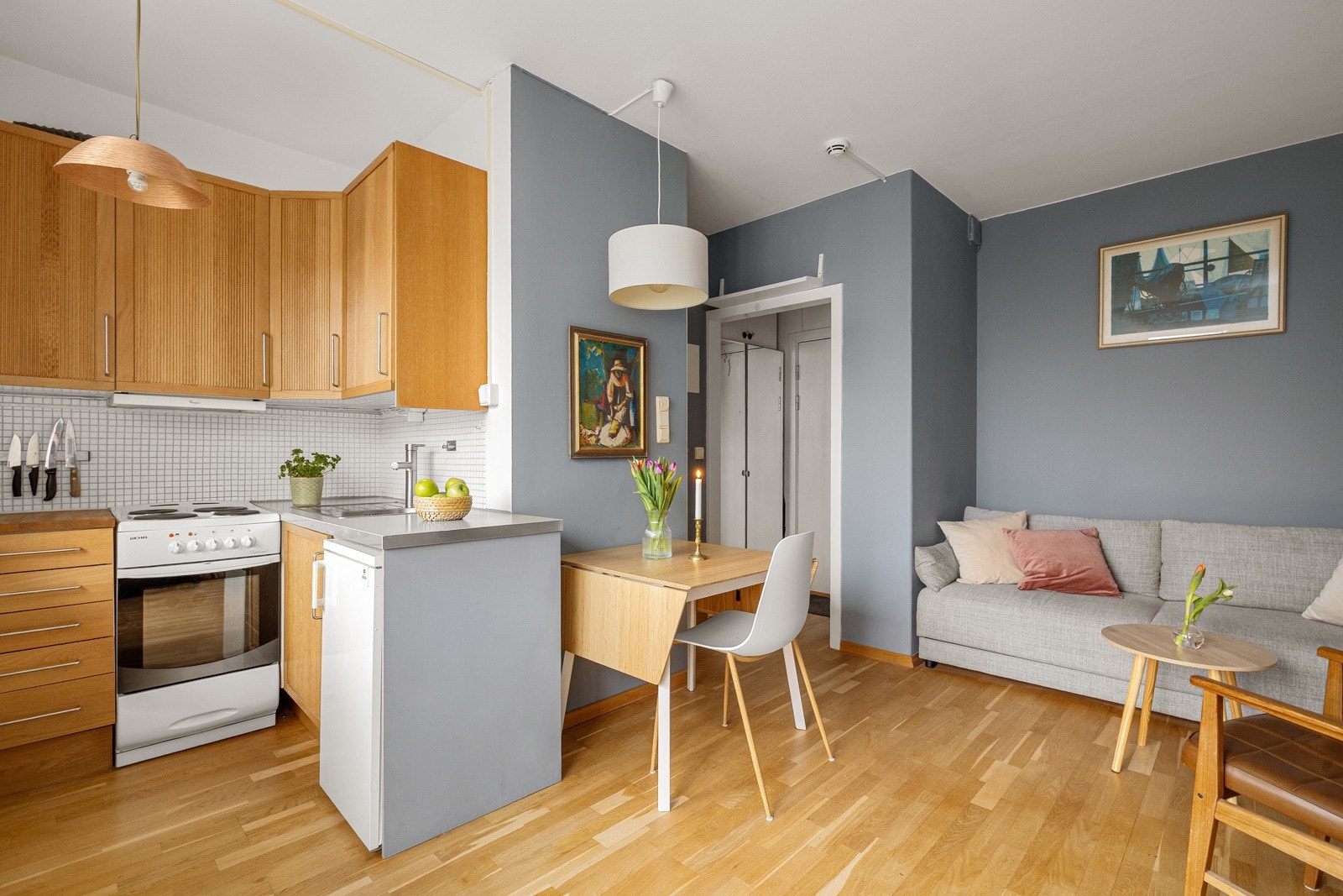 Ønsker man seg en egen oppvaskmaskin finnes det flere varianter av kombinert komfyr og oppvask som ville passer perfekt nettopp her. Galleribilde