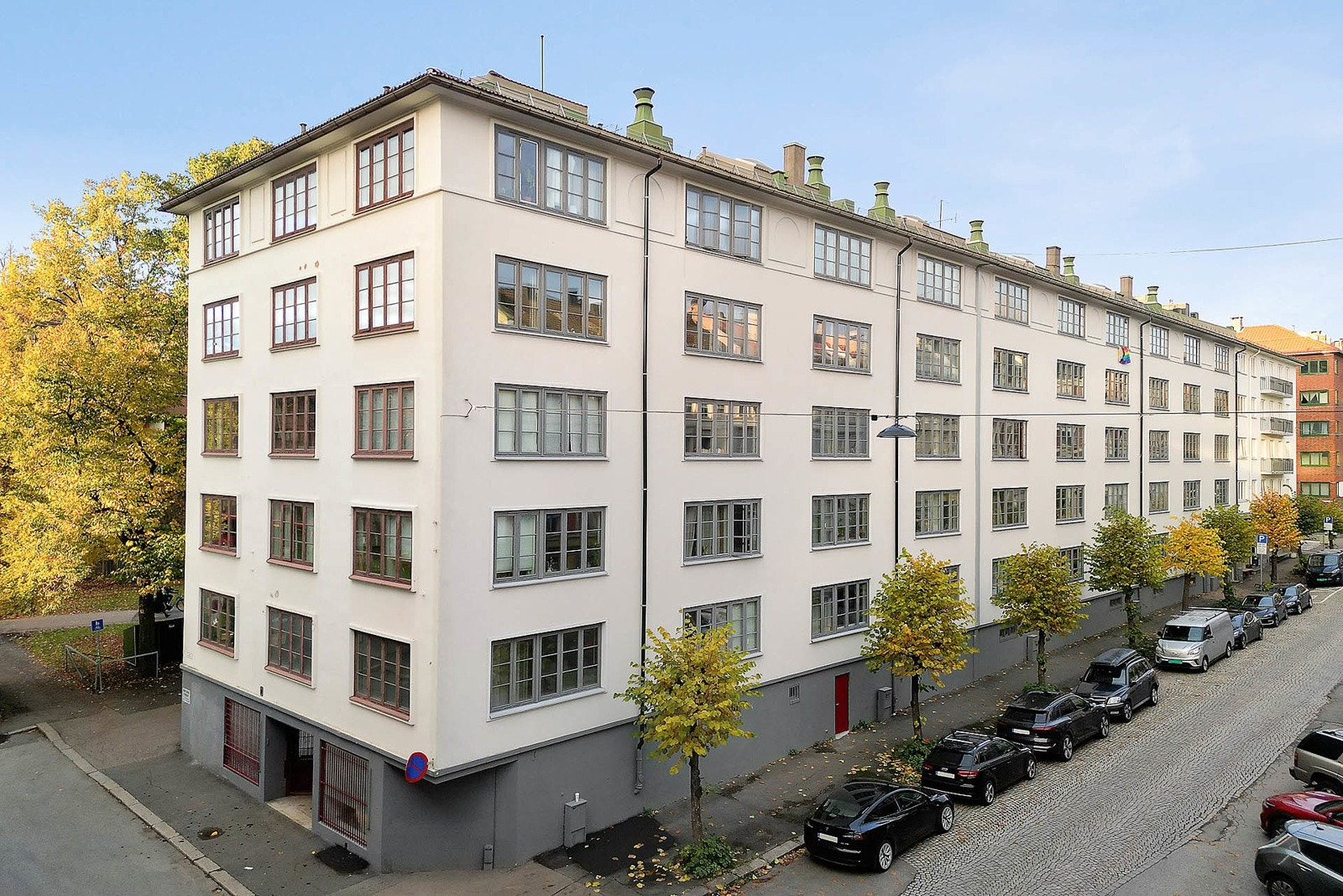 Københavngata 14 har en meget god beliggenhet. Det er fellesvaskeri i kjelleren for alle i boligsameiet. Galleribilde