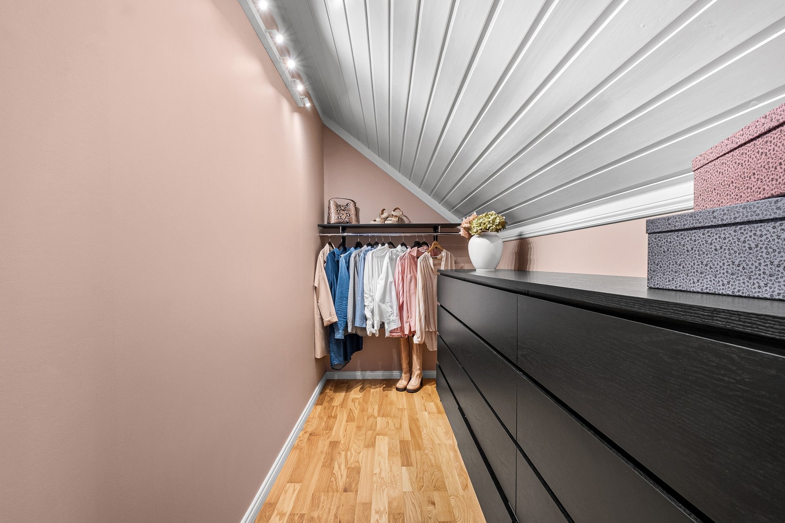 Walk-in garderobe Galleribilde