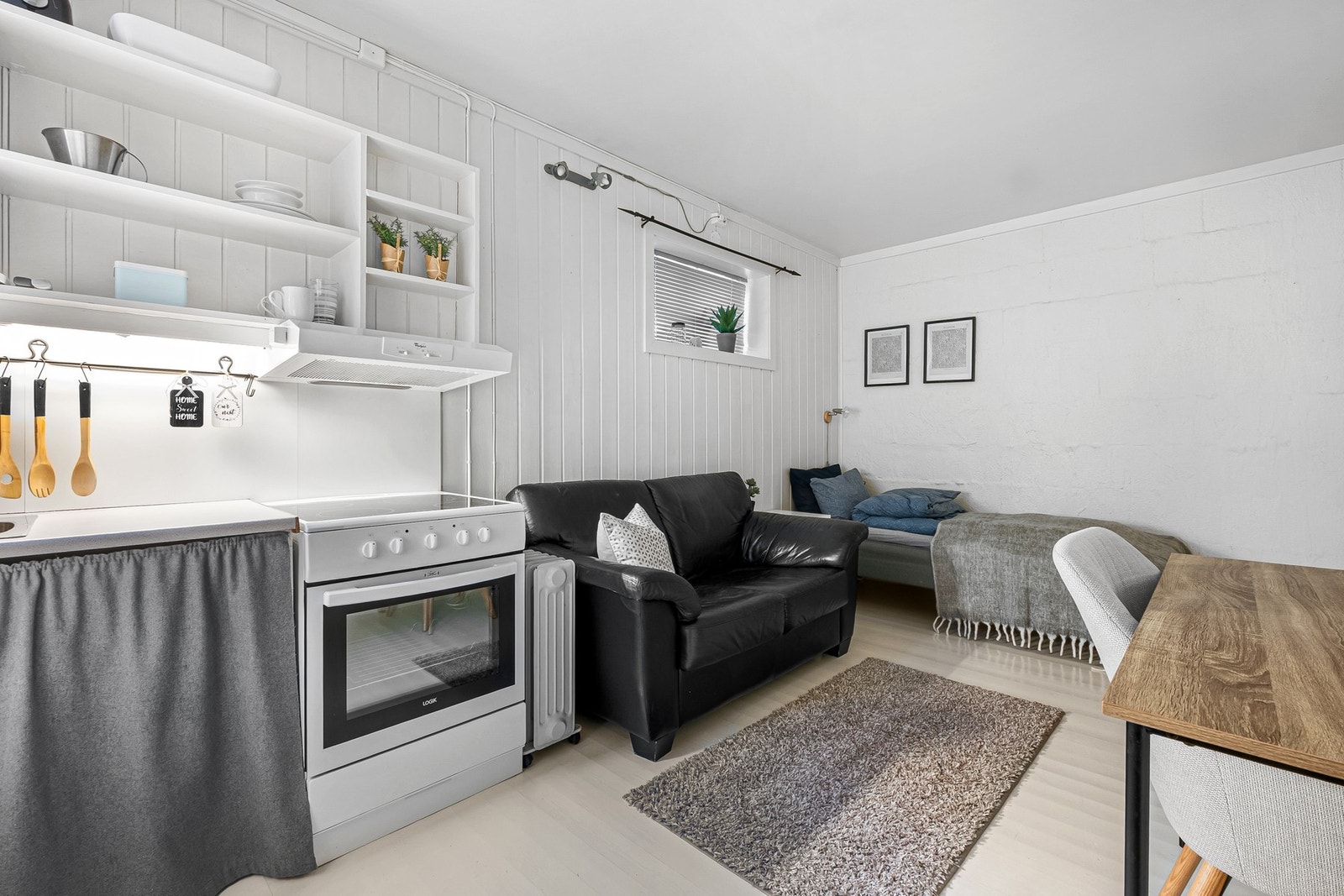 Hobbyrom. Innredet uten bruksendring/godkjenning fra Bodø kommune. Se pkt. "Innhold" i salgsoppgave Galleribilde