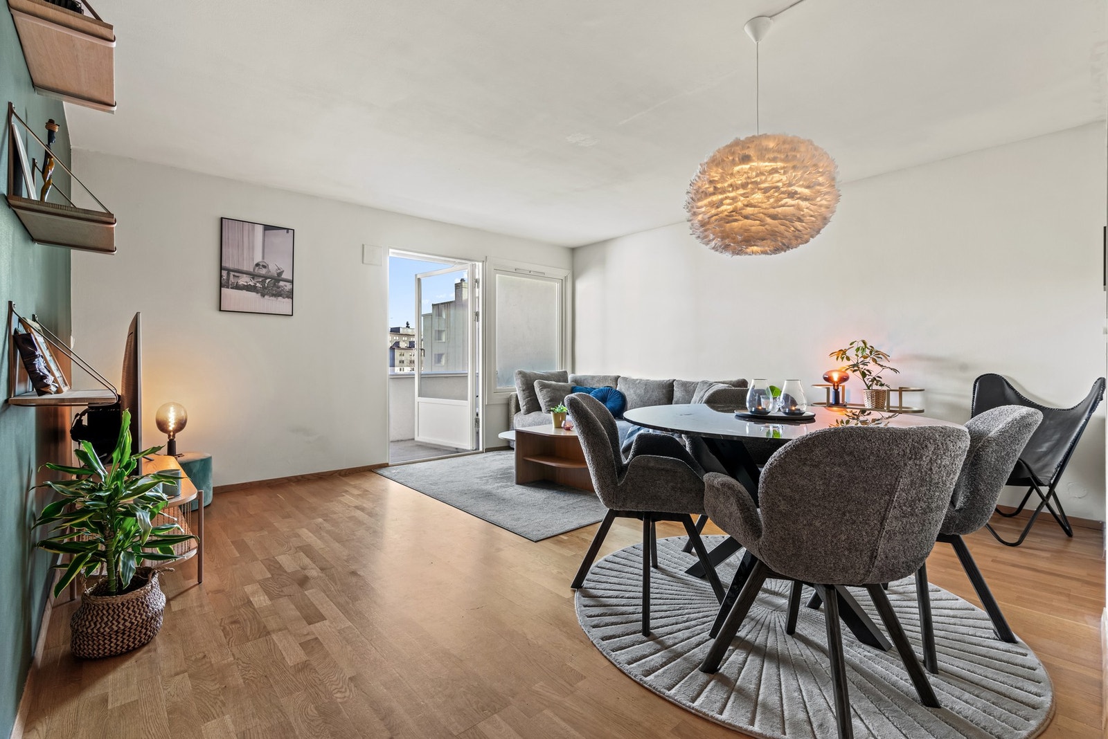 Leiligheten fremstår som pen og godt vedlikeholdt, og har et godt potensiale for videre utvikling. Galleribilde