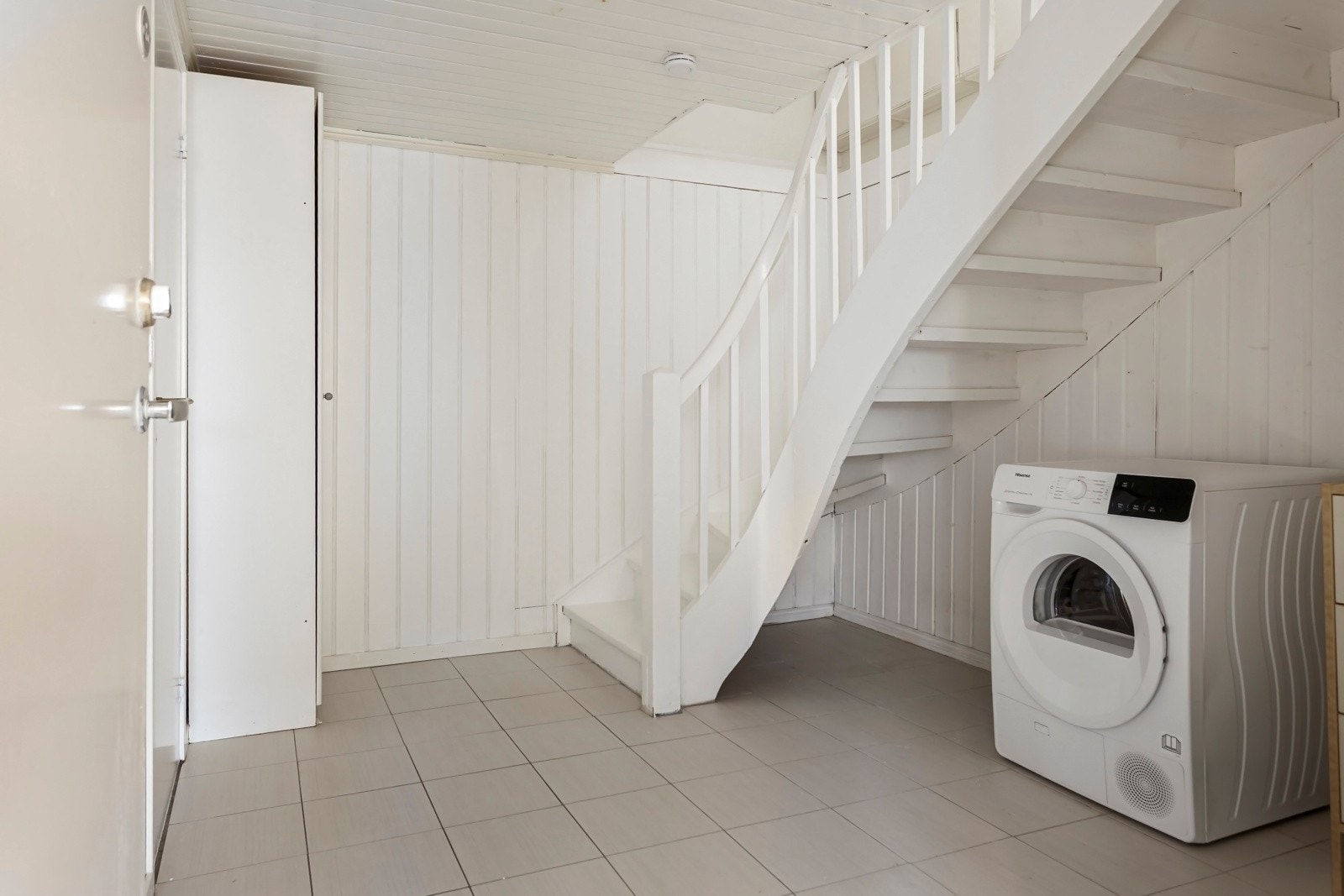 Trapp til kjelleretasje. Galleribilde