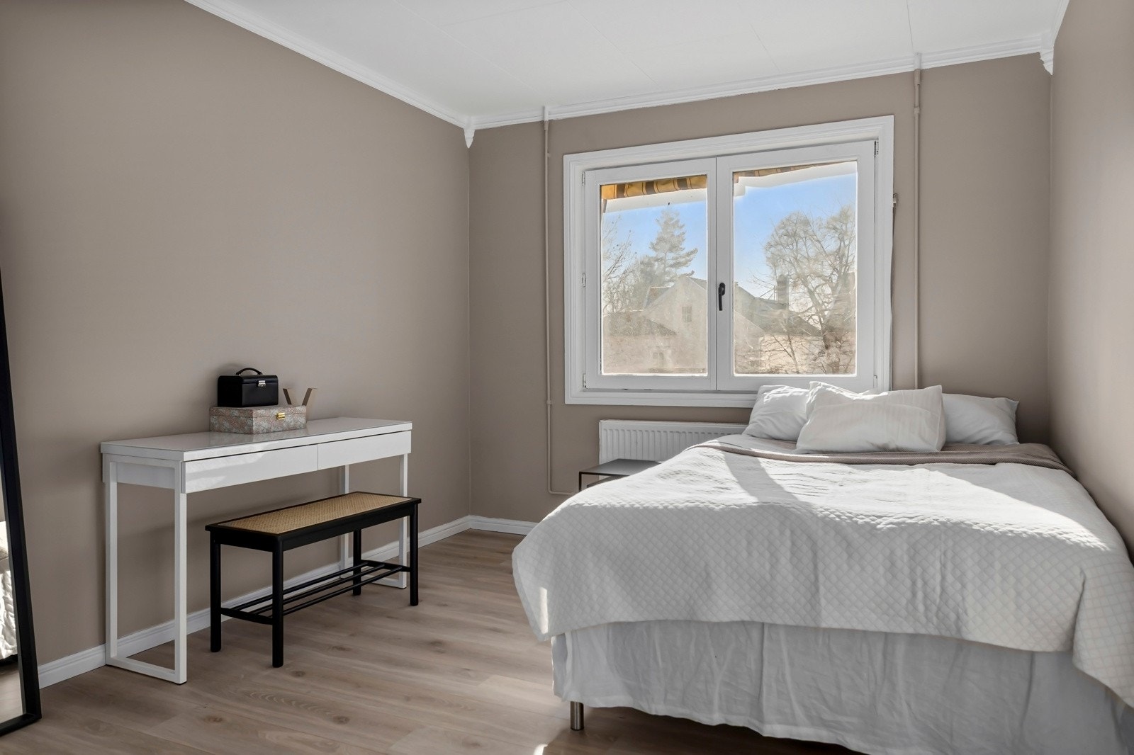 Alle soverommene i annen etasje har enkel adkomst til bad og toalett. Galleribilde