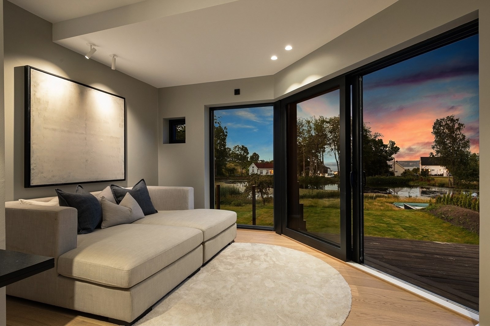 Direkte utgang til terrassen i 1. etasje. Galleribilde