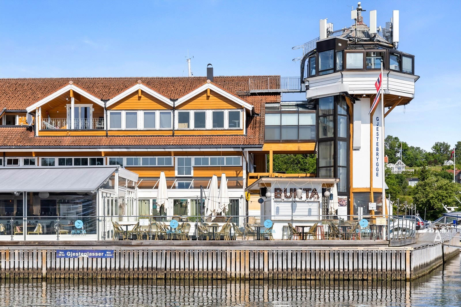 Det er gangavstand til Vollen marina. Galleribilde