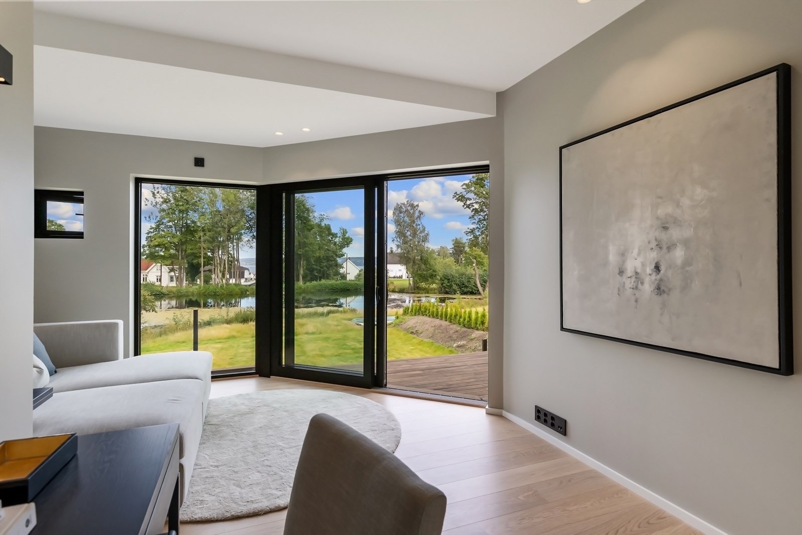 Rommet egner seg godt som ekstra stue eller kontor. Galleribilde