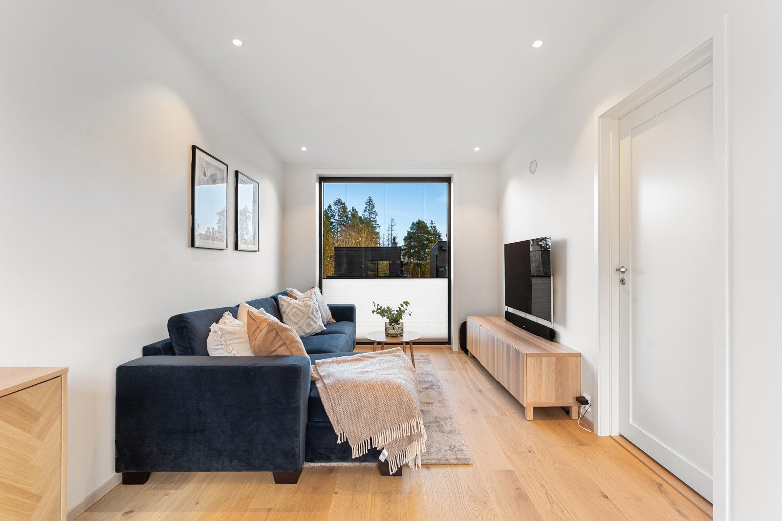 Velutnyttet tredje etasje - Bestående av skjermet stue og soverom nr. 4, perfekt som egen ungdomsavdeling. Galleribilde