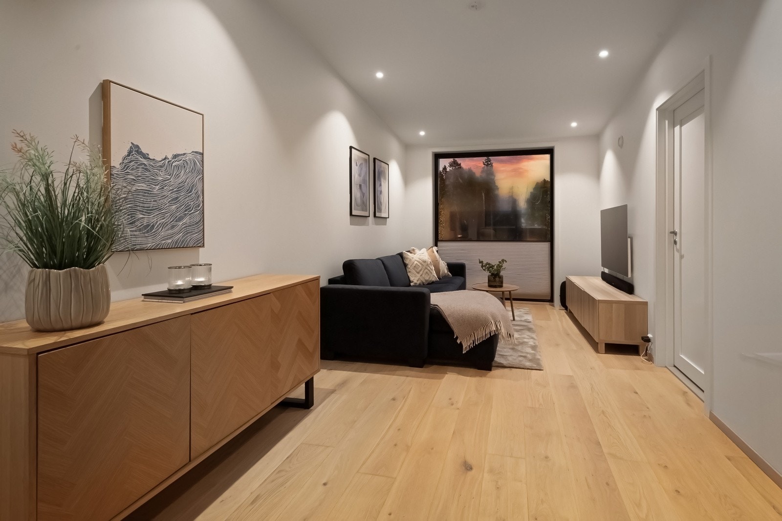 Velutnyttet tredje etasje - Bestående av skjermet stue og soverom nr. 4, perfekt som egen ungdomsavdeling. Galleribilde