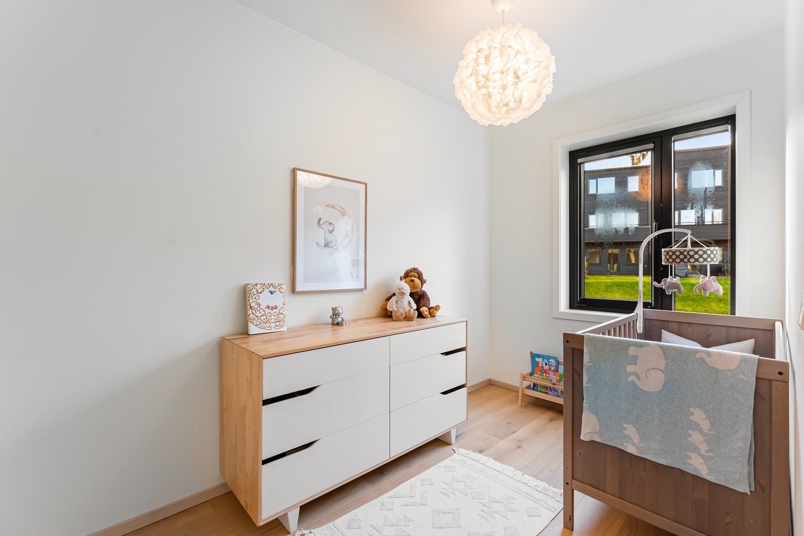 Soverom nr. 3 er noe mindre og passer utmerket som barnerom - Utstyrt med lystette plisségardiner. Galleribilde