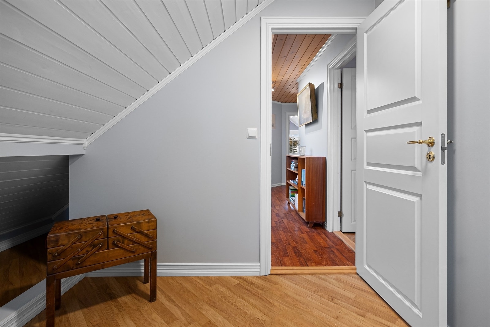 Her er det også arealeffektiv utnyttelse av plassen under skråtaket. Galleribilde