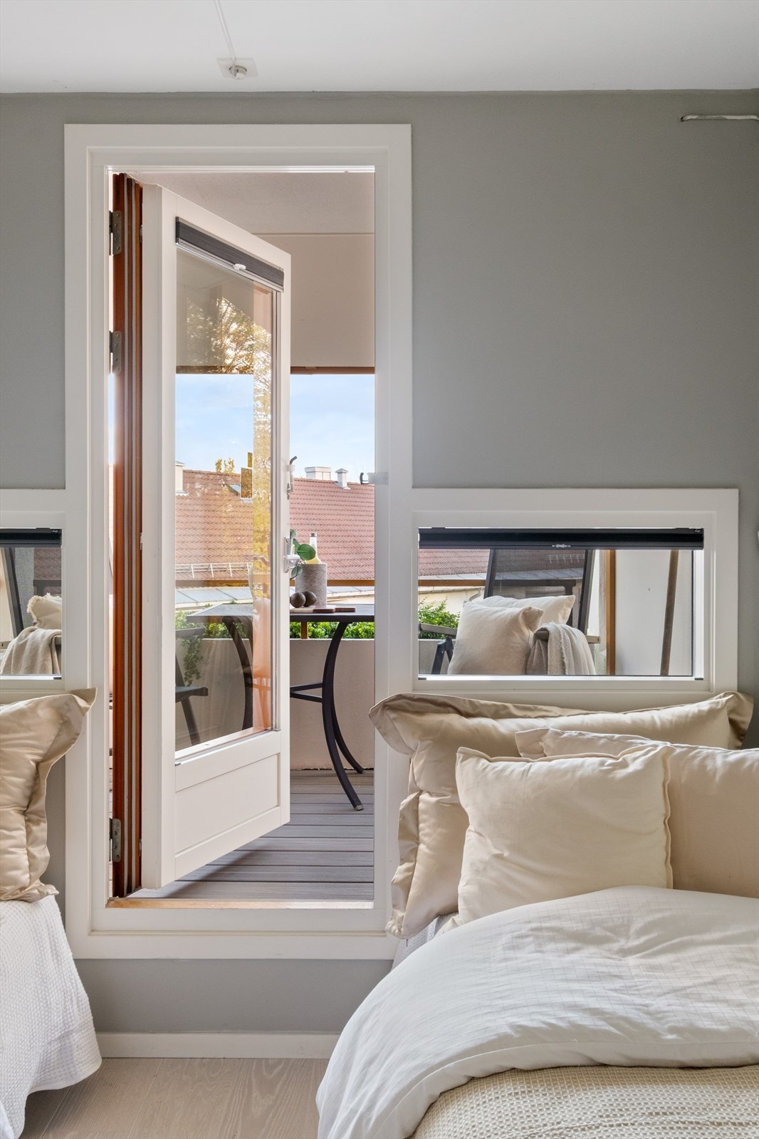 Fra soverom III er direkte utgang til en balkong på ca. 4 kvm. Galleribilde