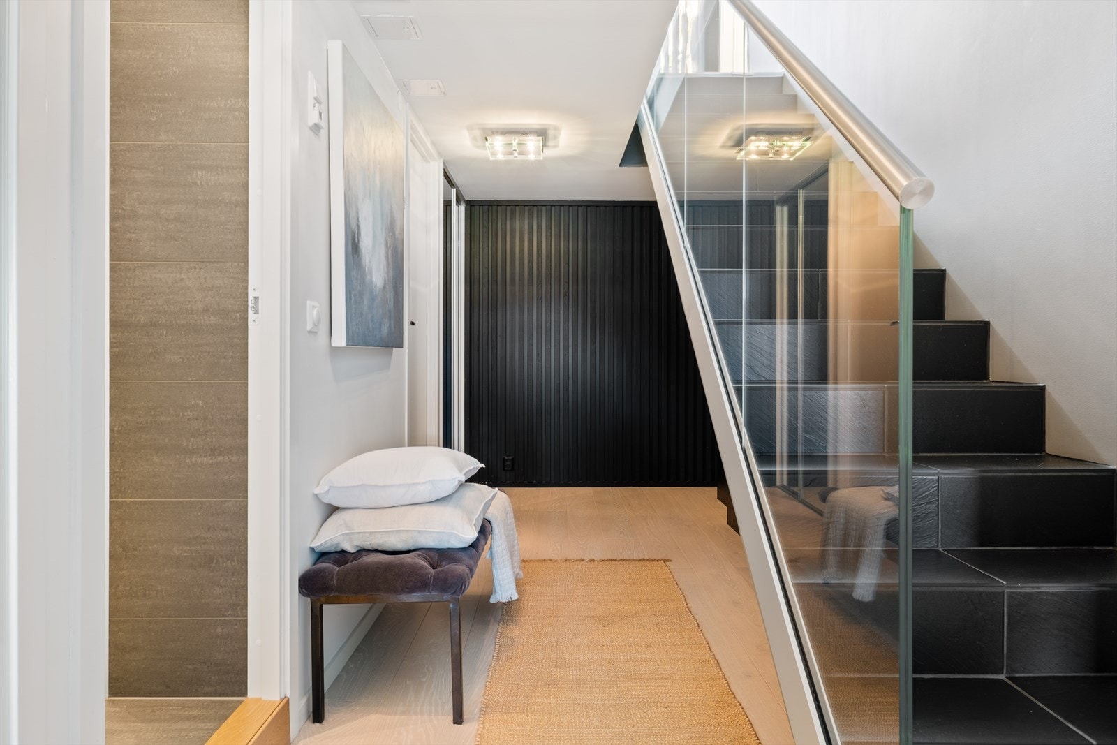 Fra mellomgangen er det adkomst til to bad. Galleribilde