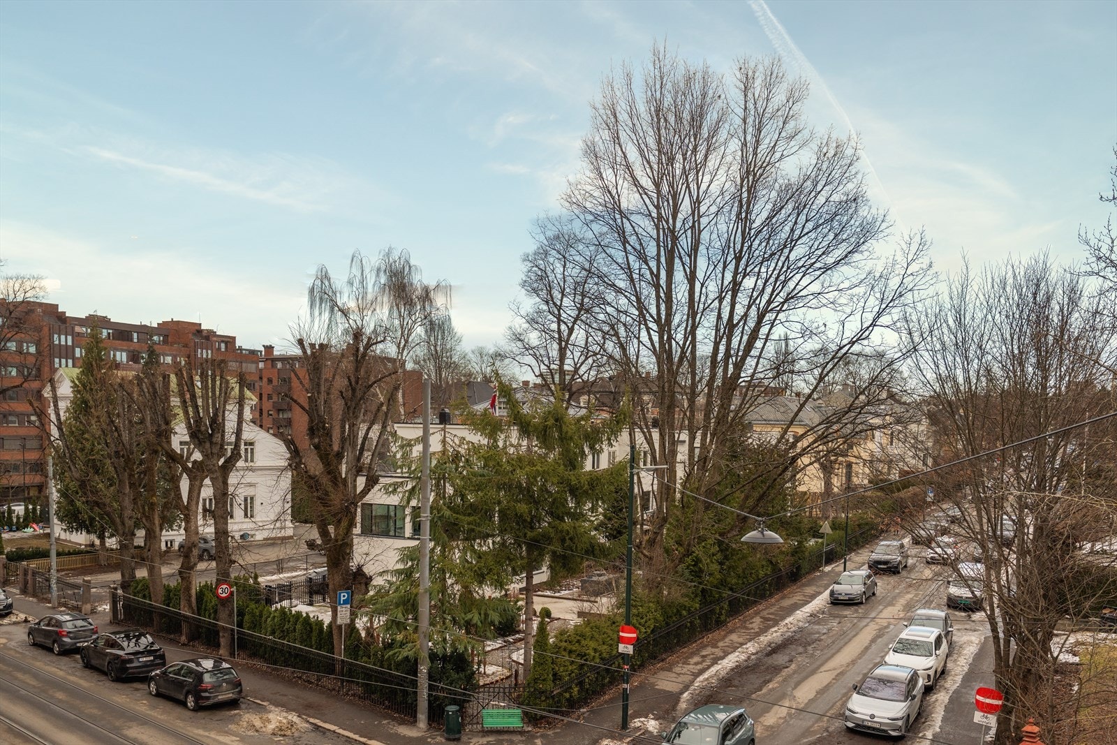 Fritt utsyn fra stue/kjøkken. Galleribilde