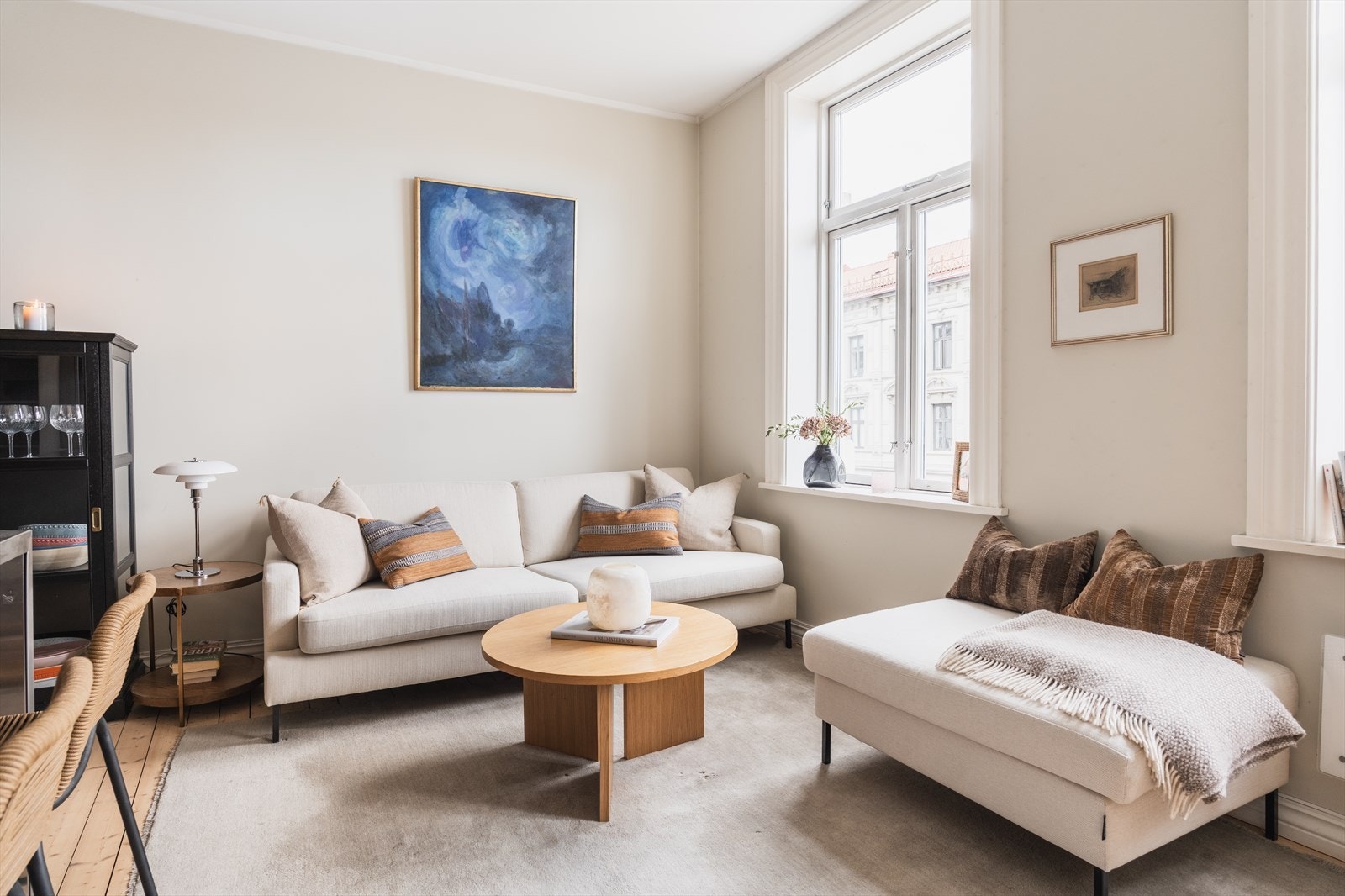 Her bor du i en klassisk bygård i et ettertraktet og veletablert område midt på beste Frogner. Galleribilde