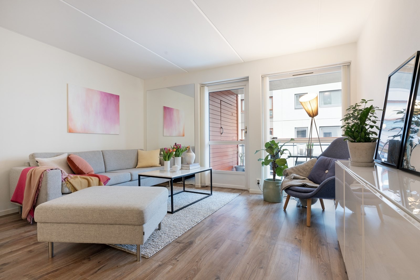 Delikat og romslig 2-roms m/heis og garasje på attraktive Måseskjæret. Galleribilde