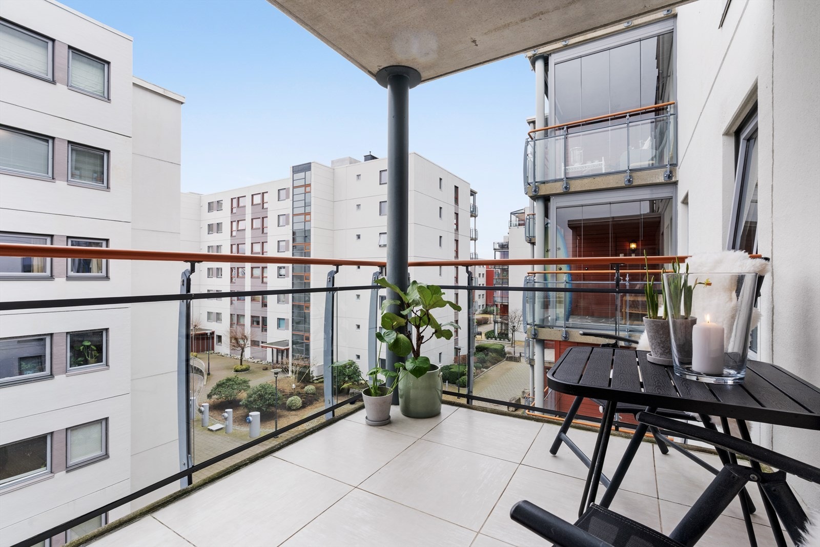 Leilighet ligger luftig til i 4.etg. med solrik balkong. Galleribilde