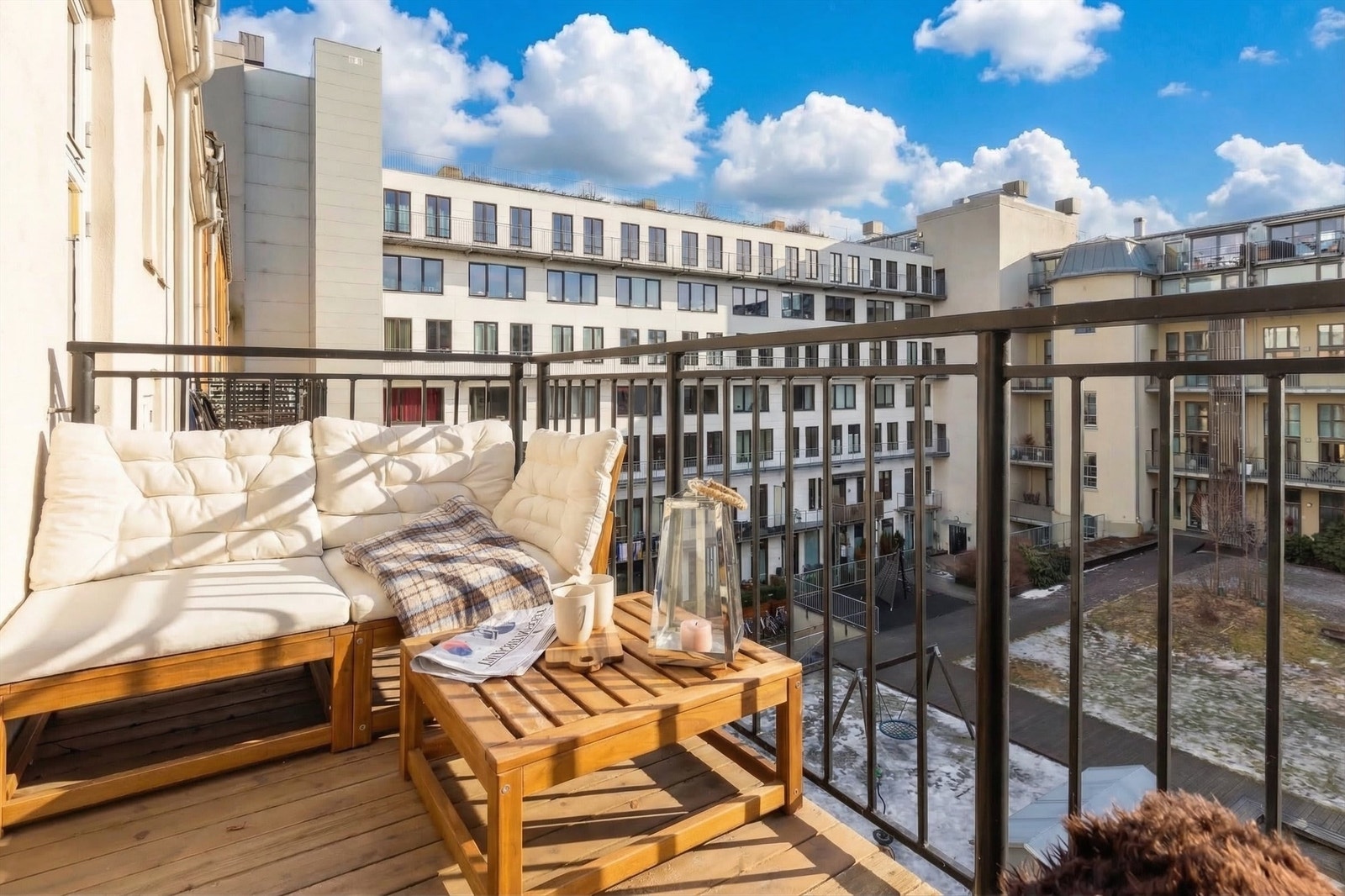 Fra soverom II har du utgang til en vestvendt balkong på ca. 4 m². Galleribilde