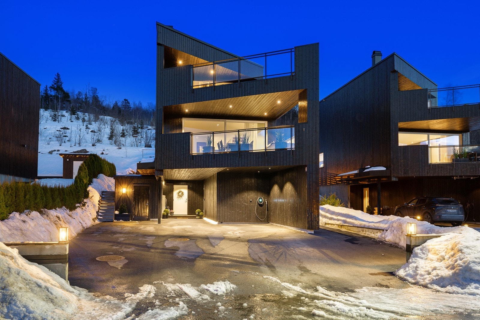 Her bor du sentralt, og skjermet fra støy og trafikk, i naturskjønne omgivelser. Galleribilde