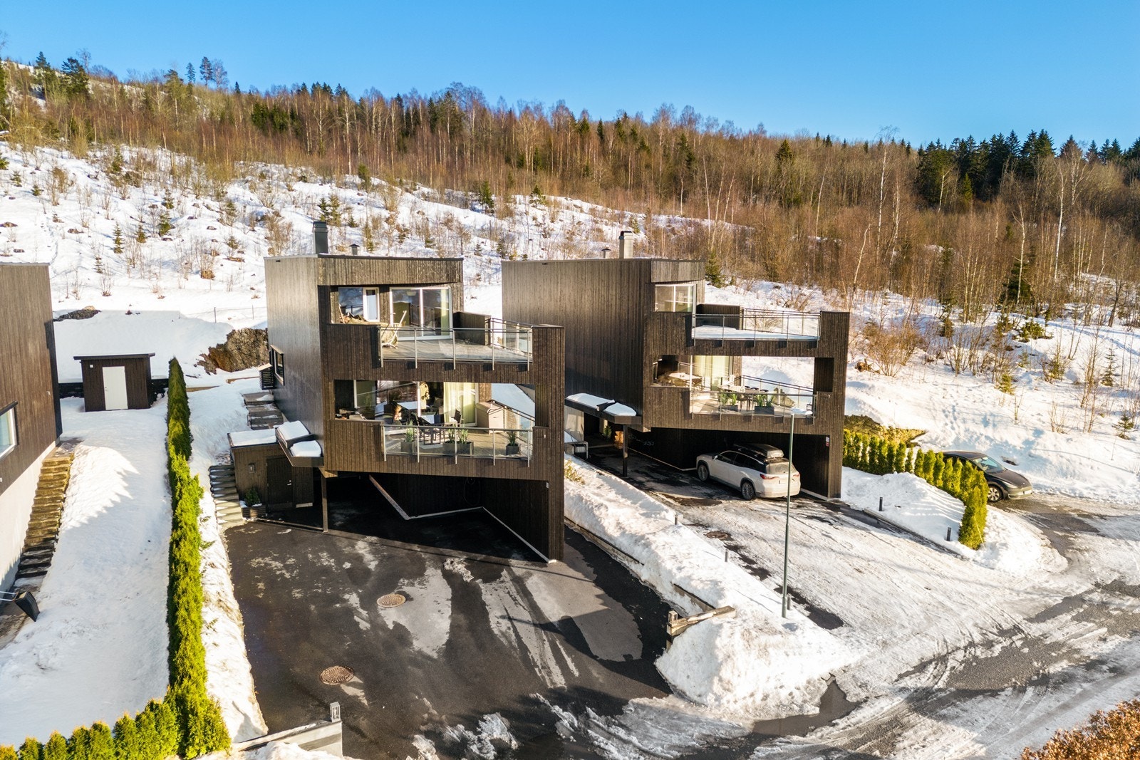 Kort vei til barnehage, dagligvare og flotte turområder i nærområdet. Galleribilde