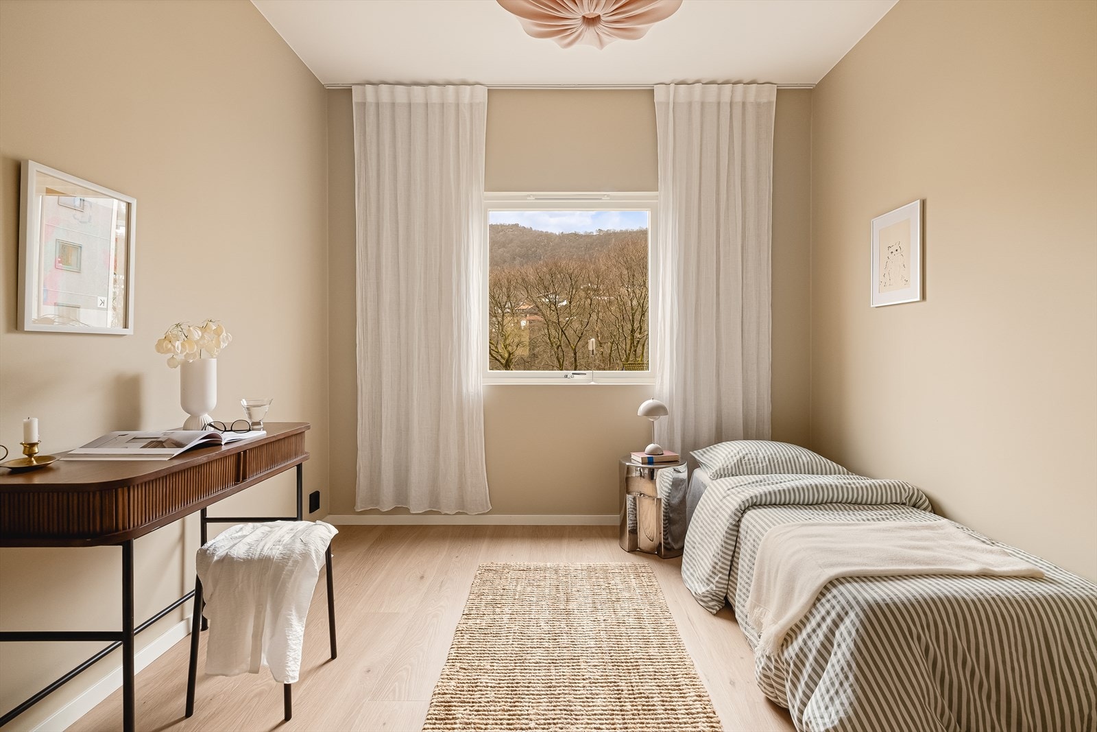 Soverommet måler 9,7 kvadratmeter. Galleribilde