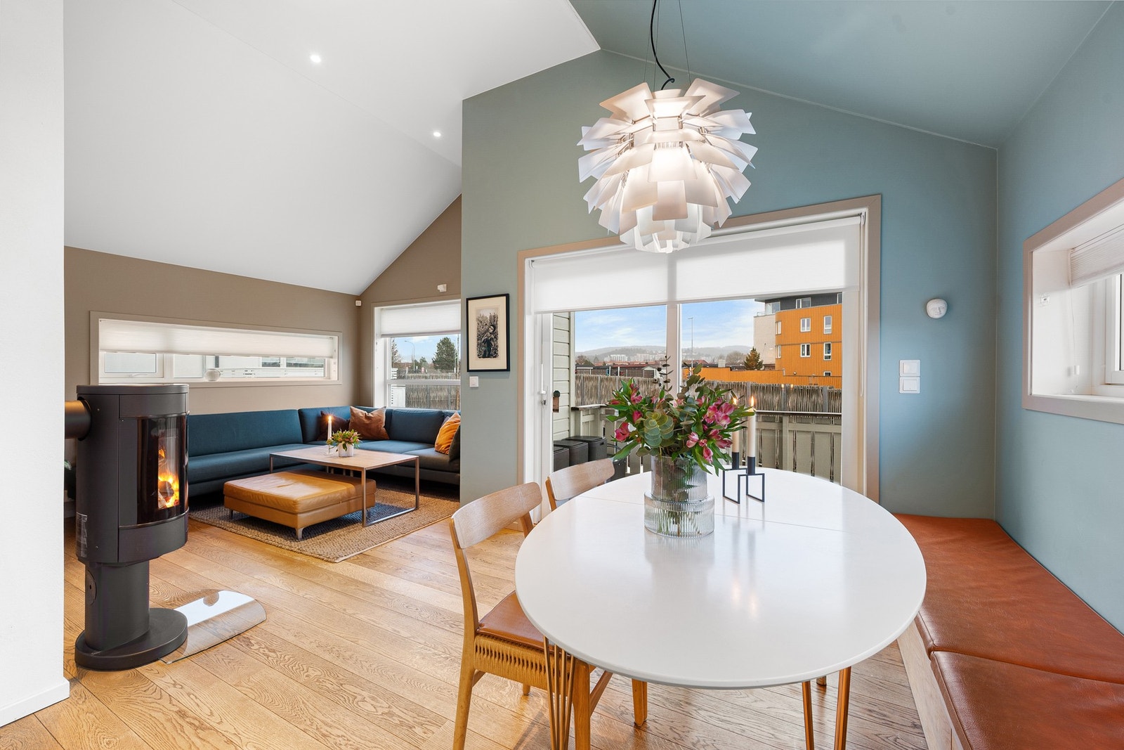 Legg merke til utsikten opp mot Estenstadmarka. Galleribilde