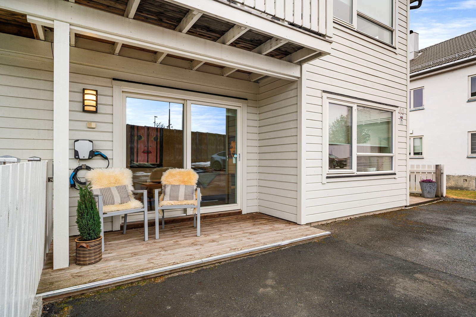 Det er montert el-bil lader. Galleribilde