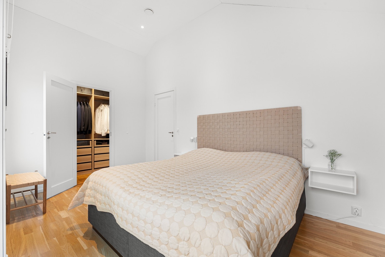 Egen balkong og walk-in-closet. Galleribilde