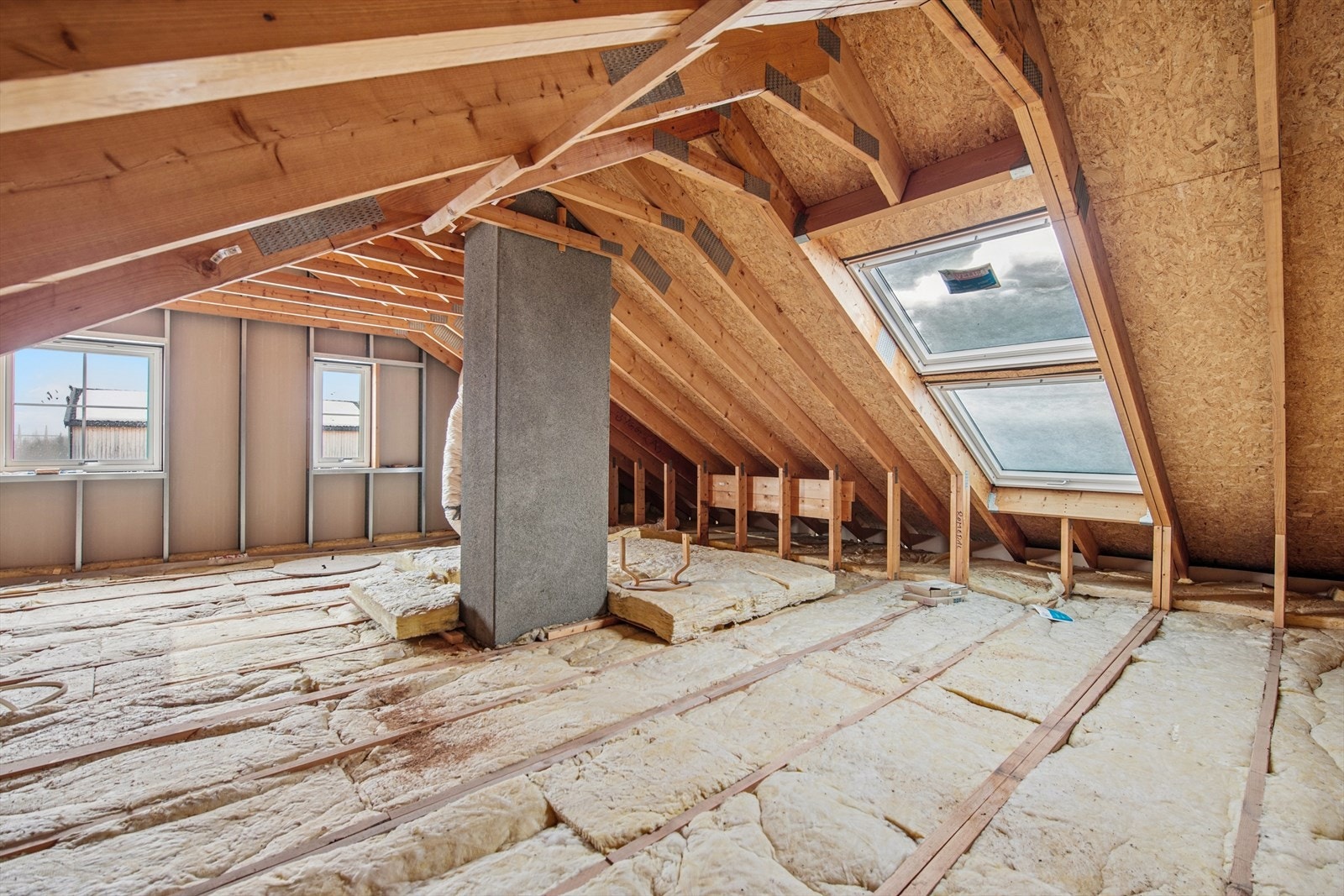 Uinnredet loft med stort potensiale. Arealet er ikke medregnet i boligens bruksareal. Galleribilde