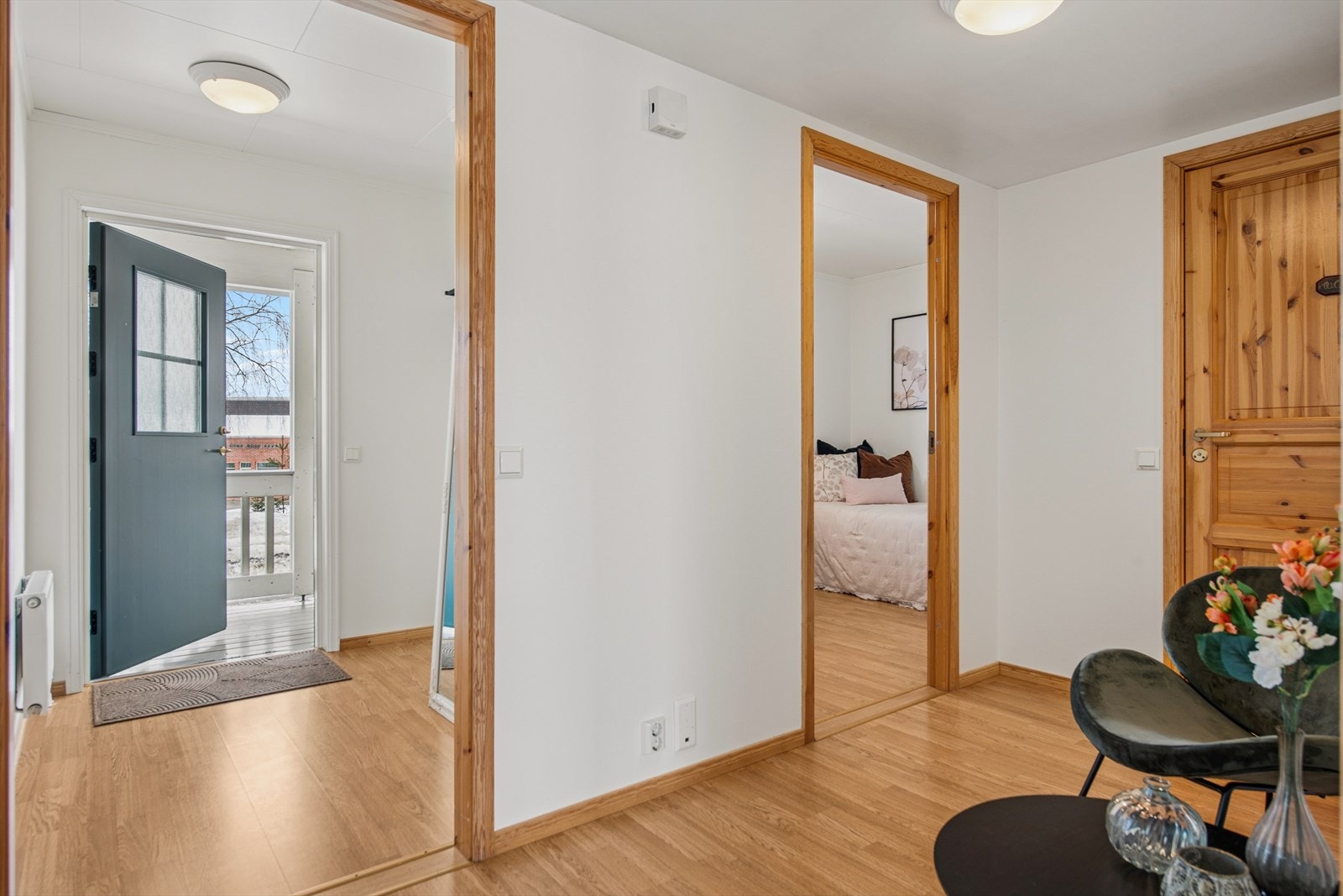 Gangen binder sammen leilighetens rom og gir adkomst til begge soverommene. Galleribilde