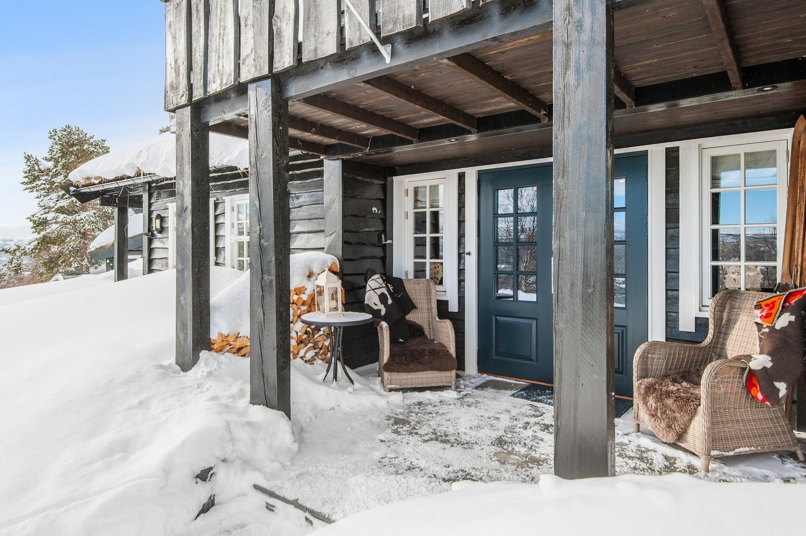 Inngangsparti. Galleribilde