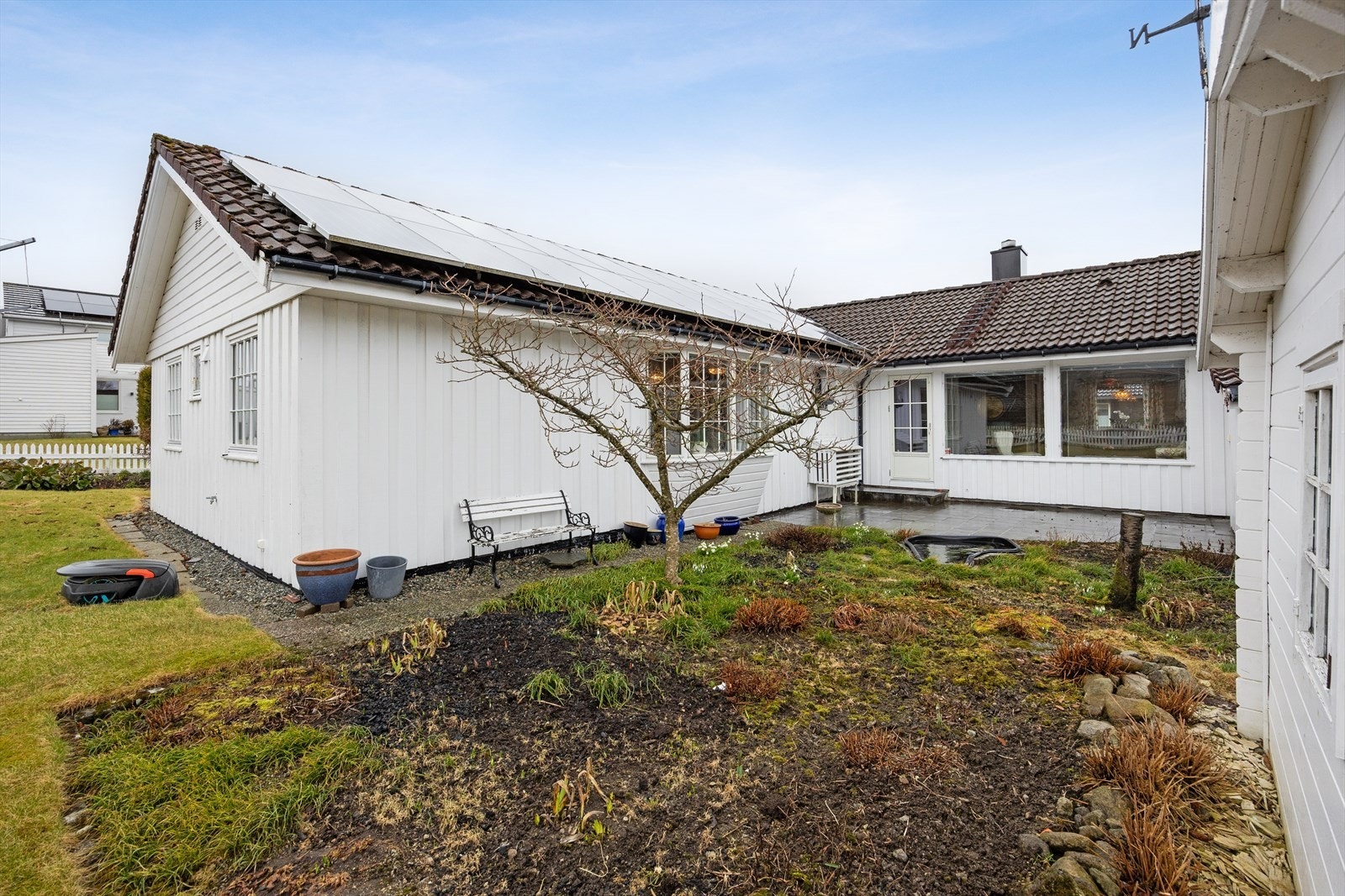 I 2018 ble det installert solcellepanel på taket. Galleribilde