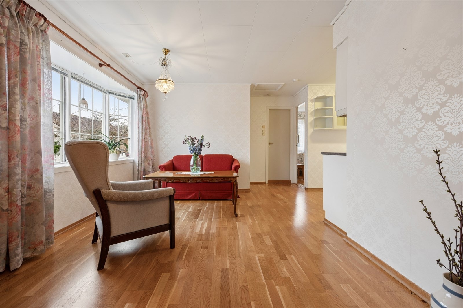 Stuen er utstyrt med en varmepumpe fra 2017 som gir god varme. Galleribilde