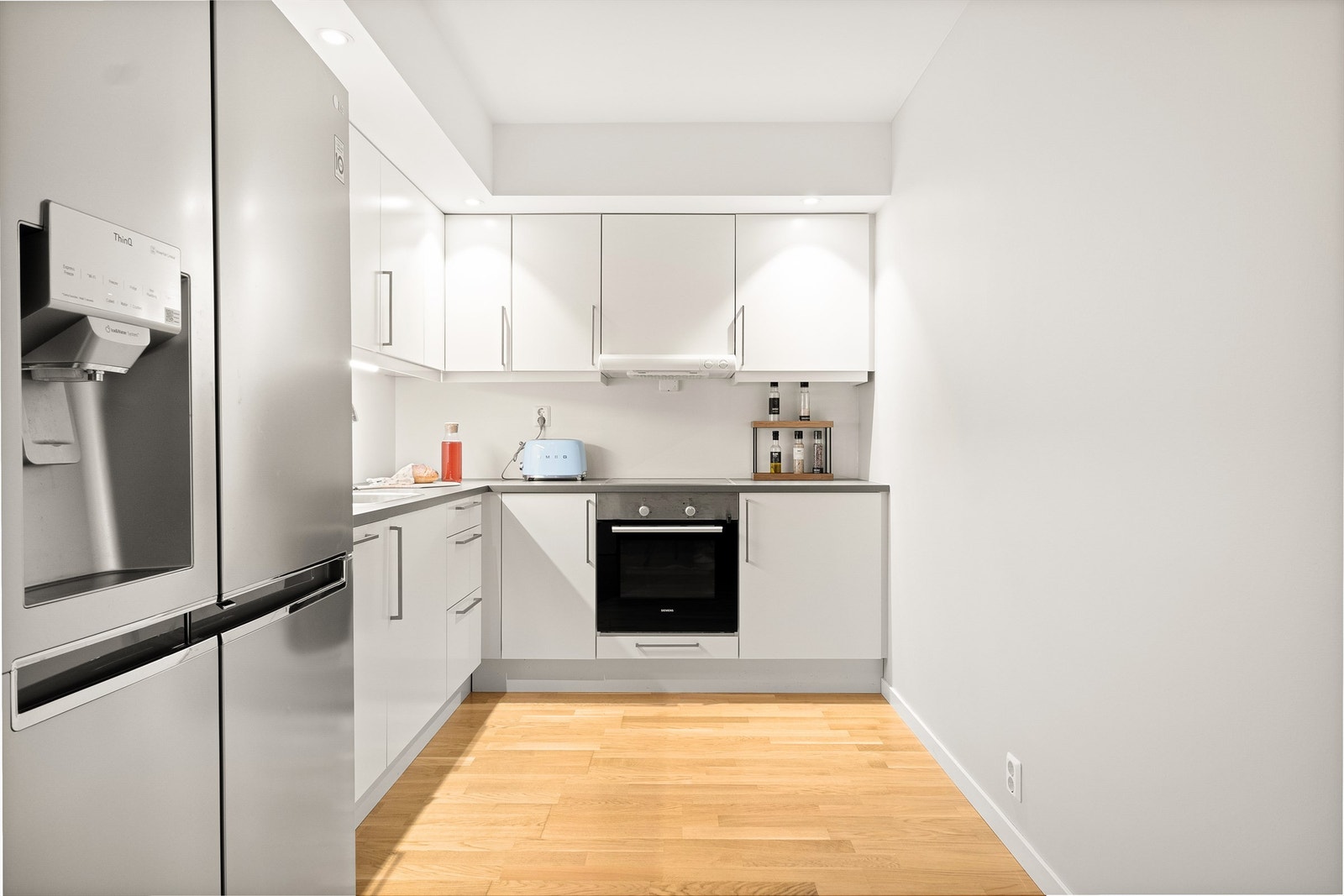 Stilrent og moderne kjøkken fra HTH Galleribilde