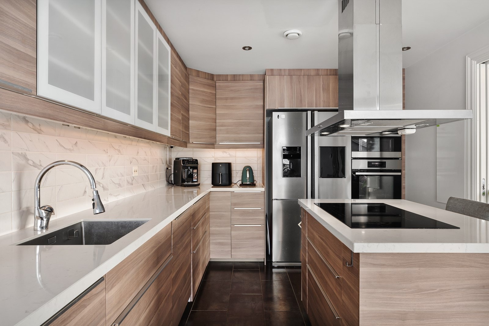 Den praktiske kjøkkenøyen gir ekstra oppbevaringsplass i skuffene. Galleribilde