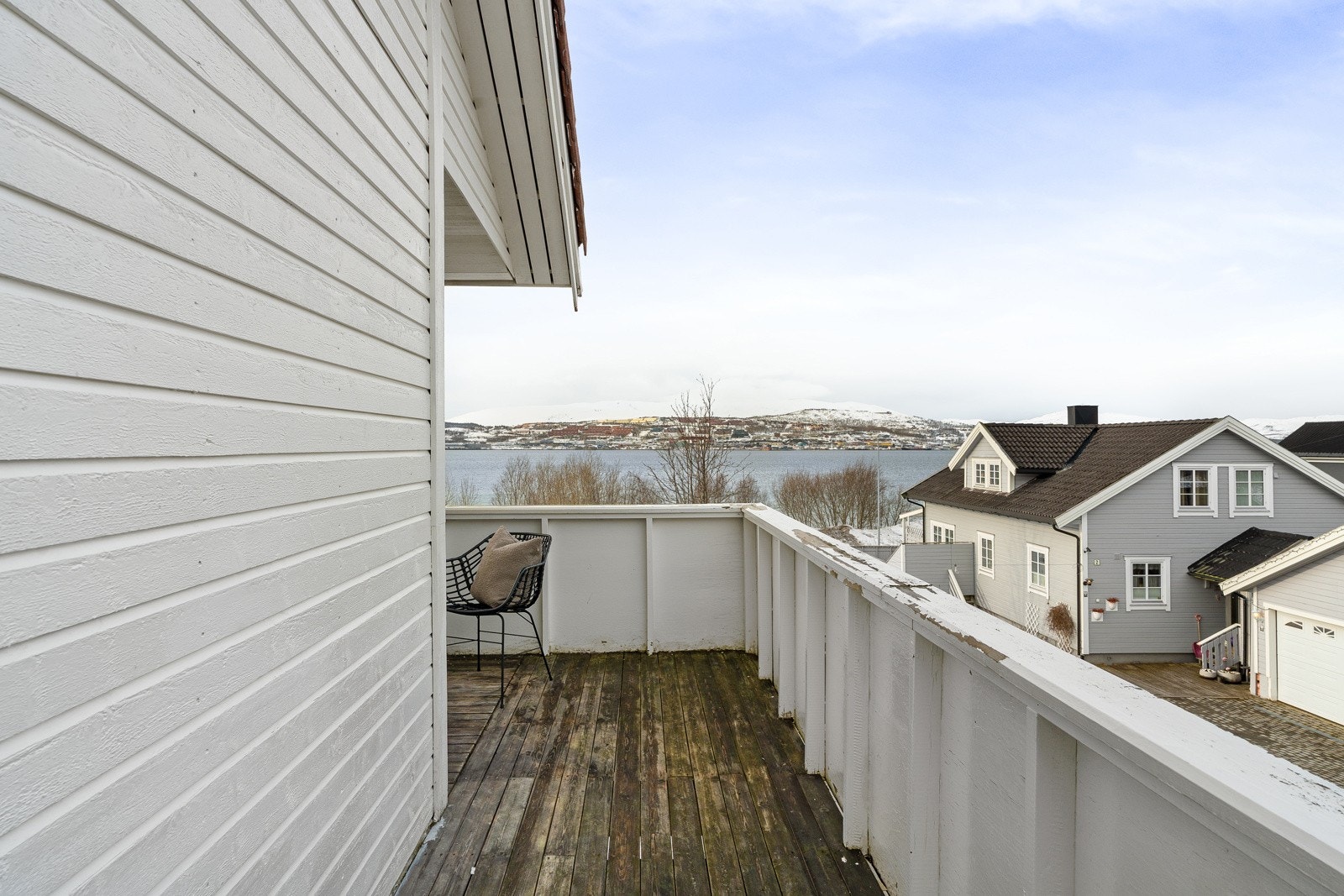 Her er det god plass til utemøbler og grill. Galleribilde