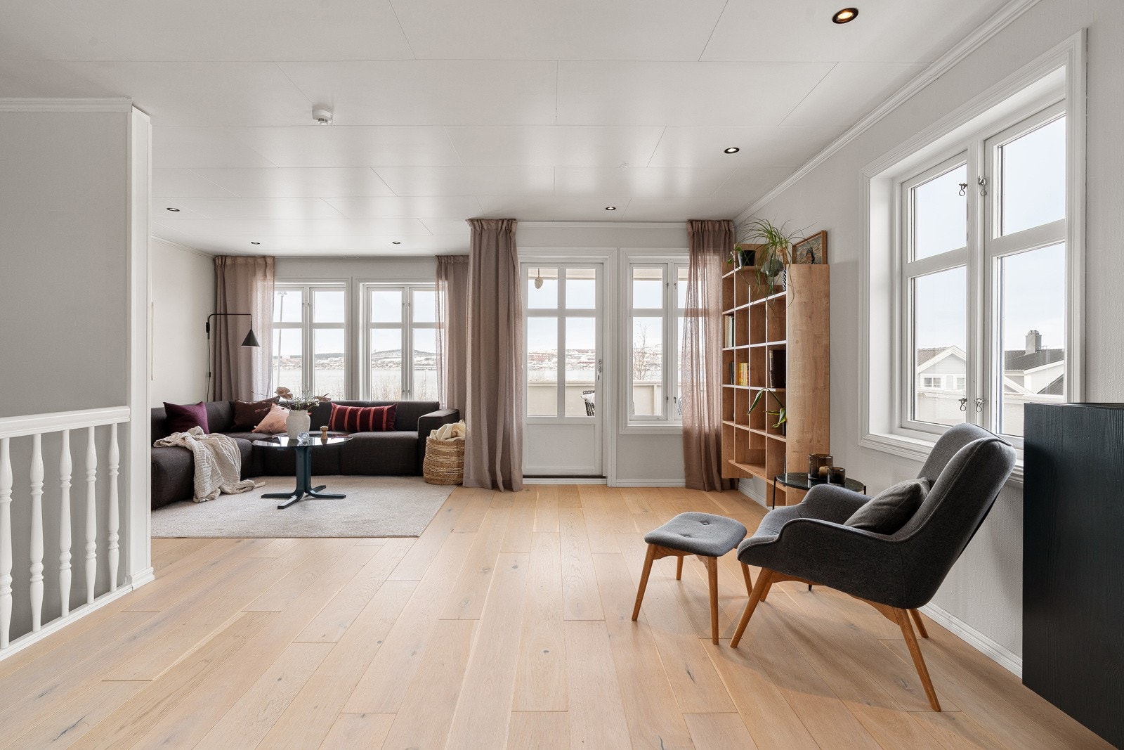 Gjennomgående pen standard, med et lyst og delikat uttrykk. Galleribilde