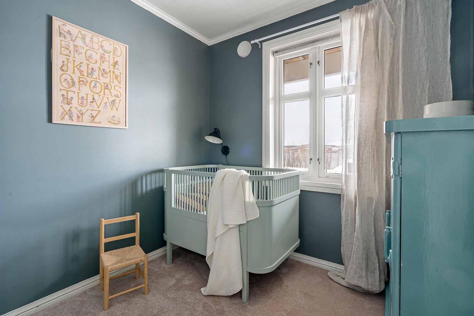 Soverom 1 - Passer utmerket til barnerom eller gjesterom. Dette rommet er opprinnelig bod på tegninger og ikke omsøkt og godkjent som soverom. Galleribilde