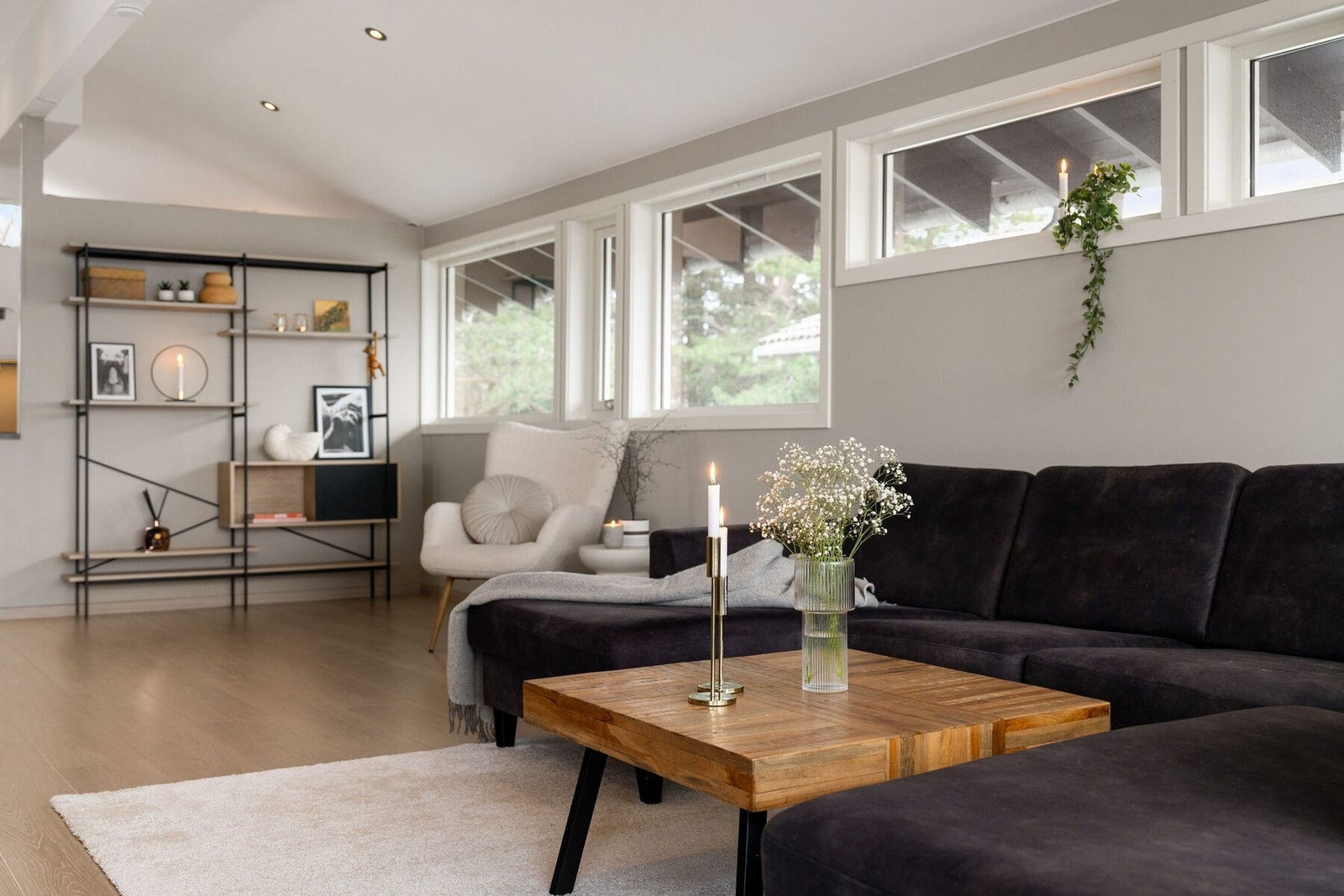 1. og 2. etasje er etterisolert og ny dampsperre er lagt. Galleribilde