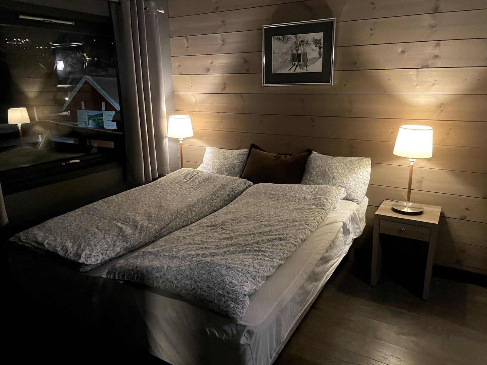 Man kan bestille rent sengetøy, håndklær og utvask ved å kontakte hotellet. Galleribilde